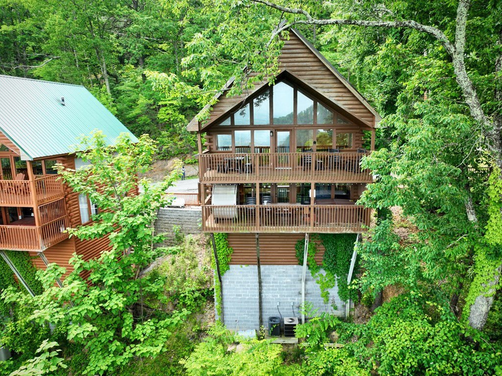 2203 Foxberry Way Sevierville TN 37876
