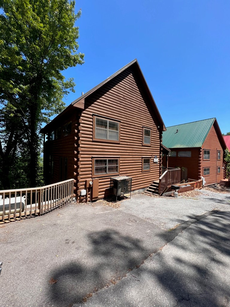 2203 Foxberry Way Sevierville TN 37876