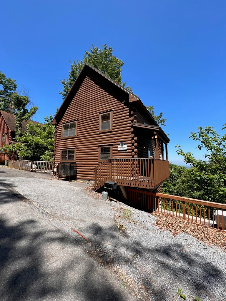 2203 Foxberry Way Sevierville TN 37876