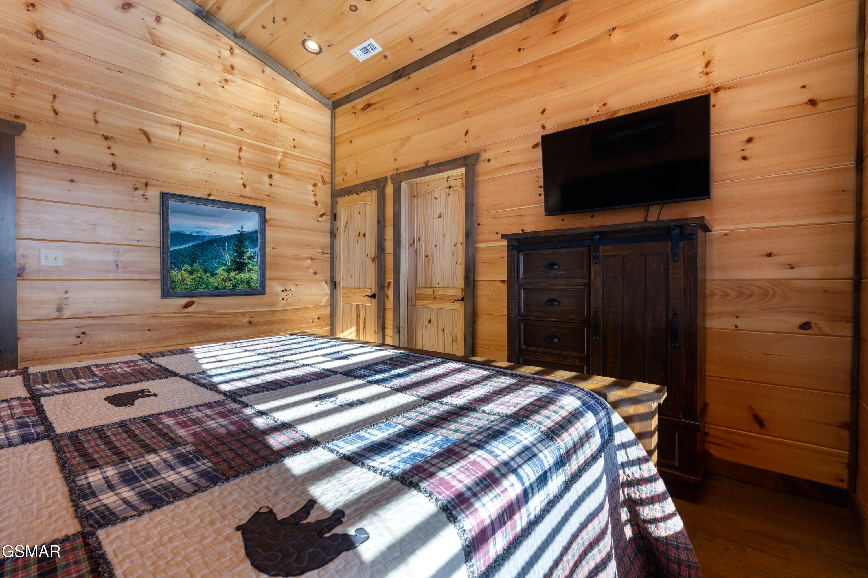 4548 Shangrila Way Sevierville TN 37862