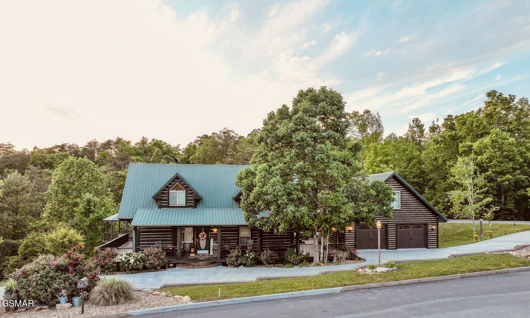 1347 Zachary Thomas Lane Sevierville TN 37876