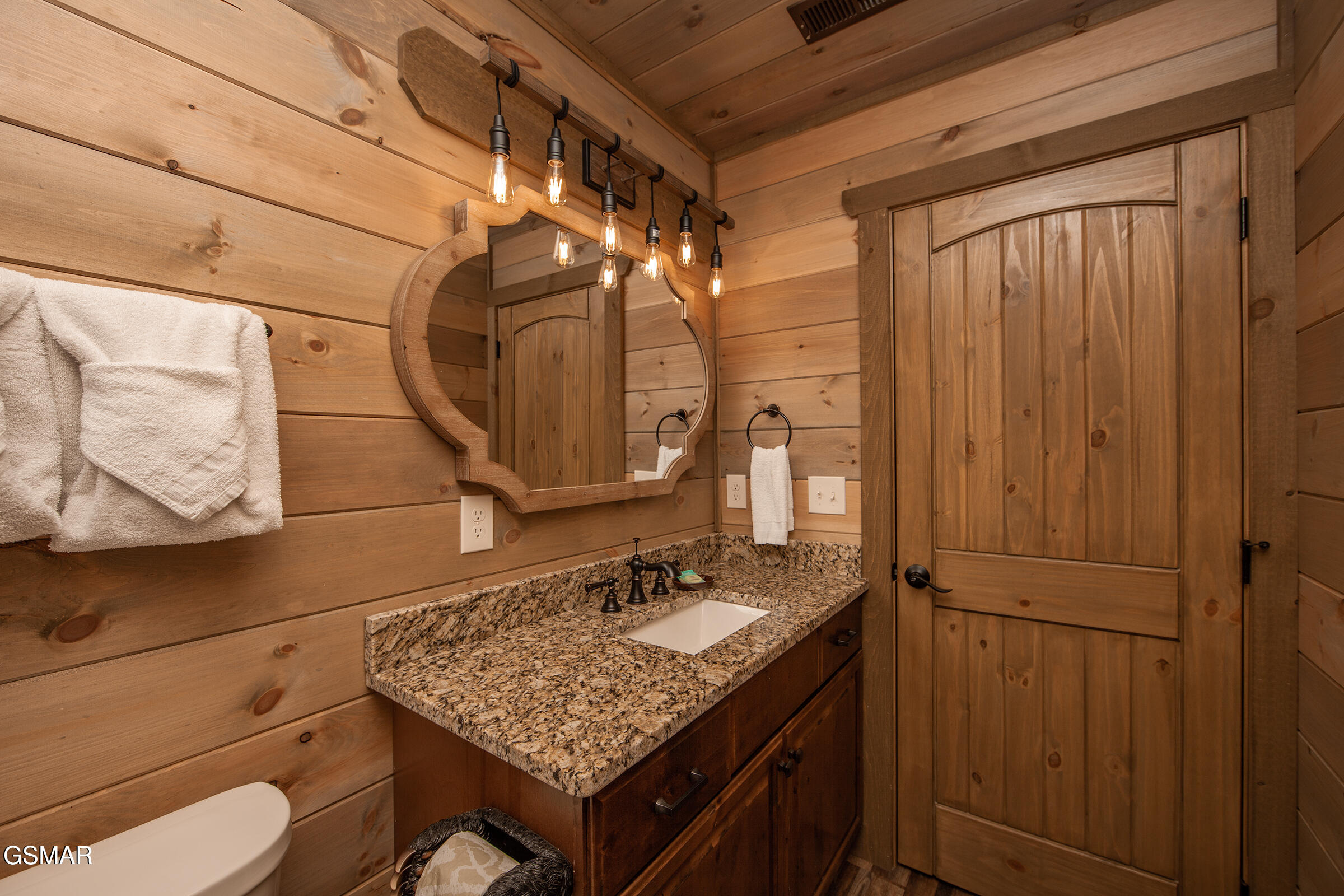 2344 Coopers Hawk Way Sevierville TN 37862