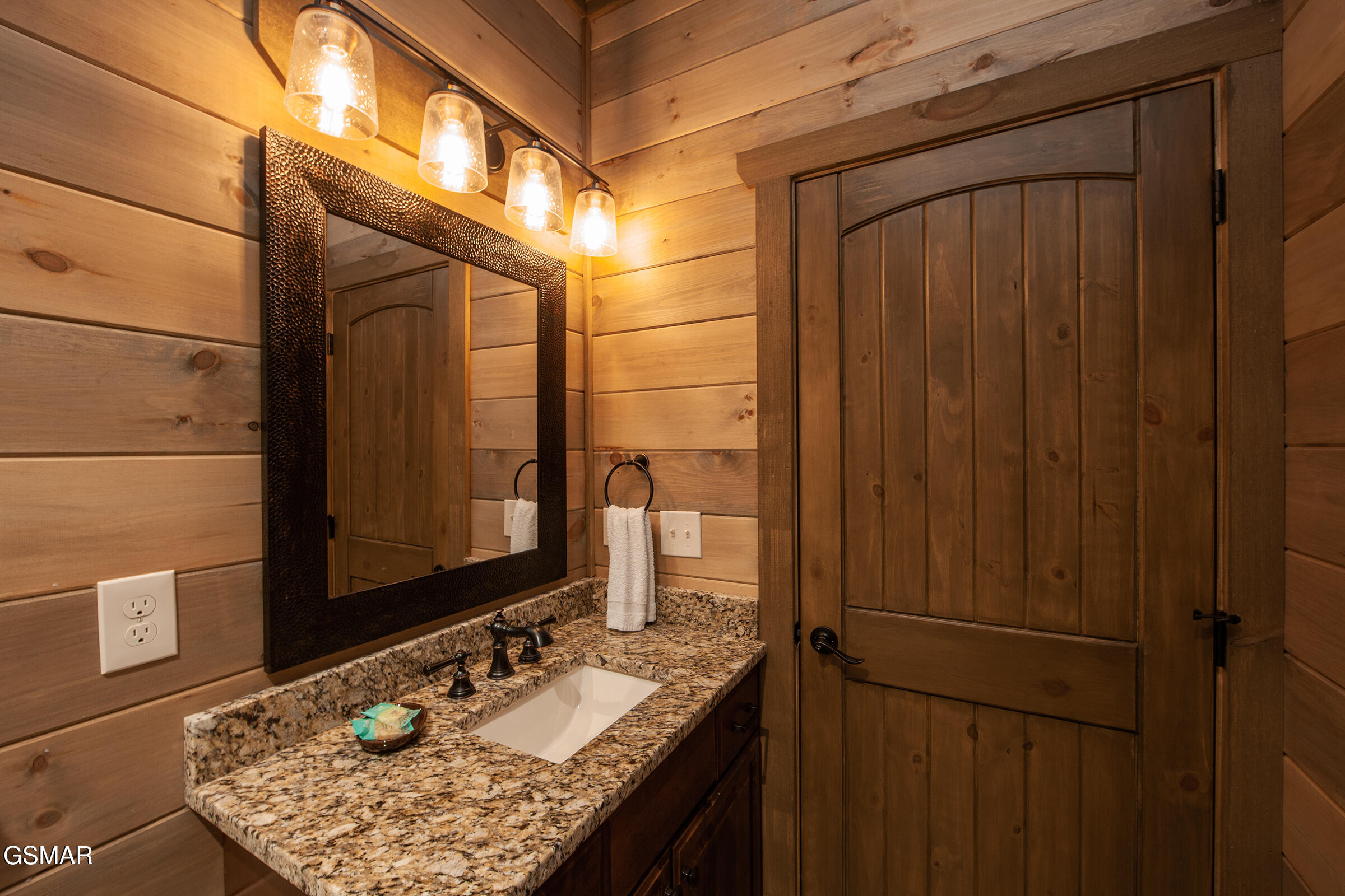 2344 Coopers Hawk Way Sevierville TN 37862