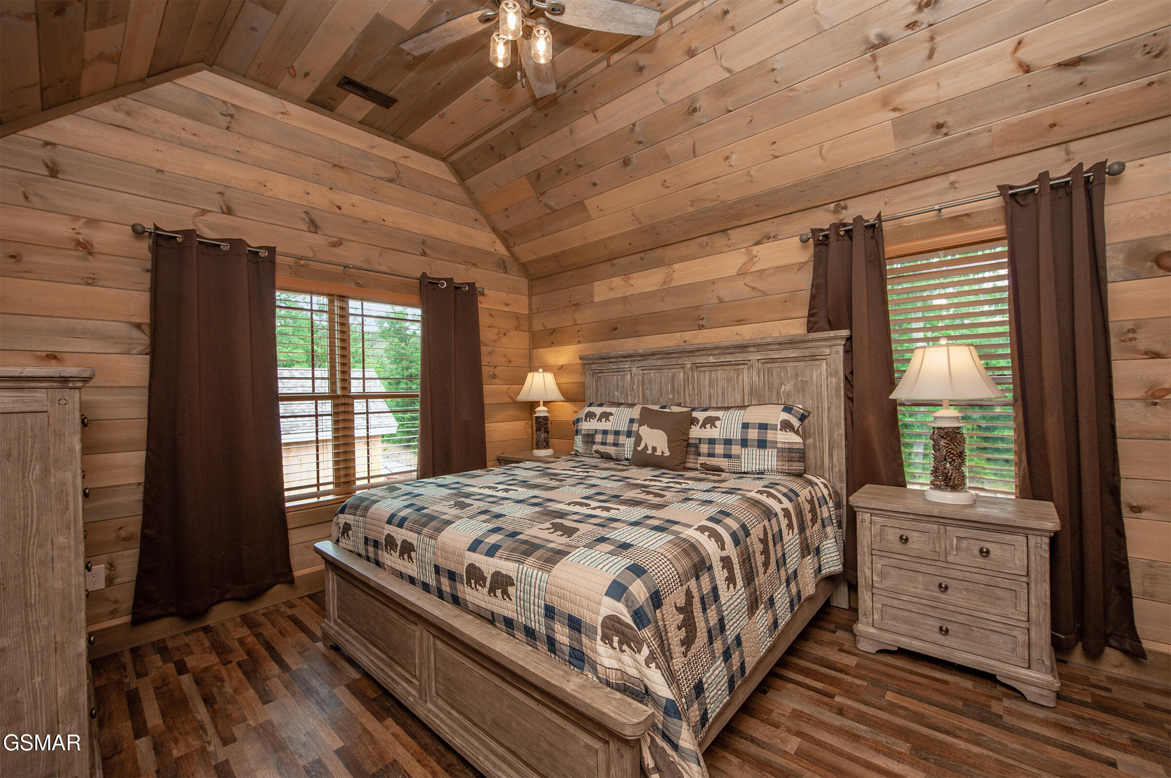 2344 Coopers Hawk Way Sevierville TN 37862