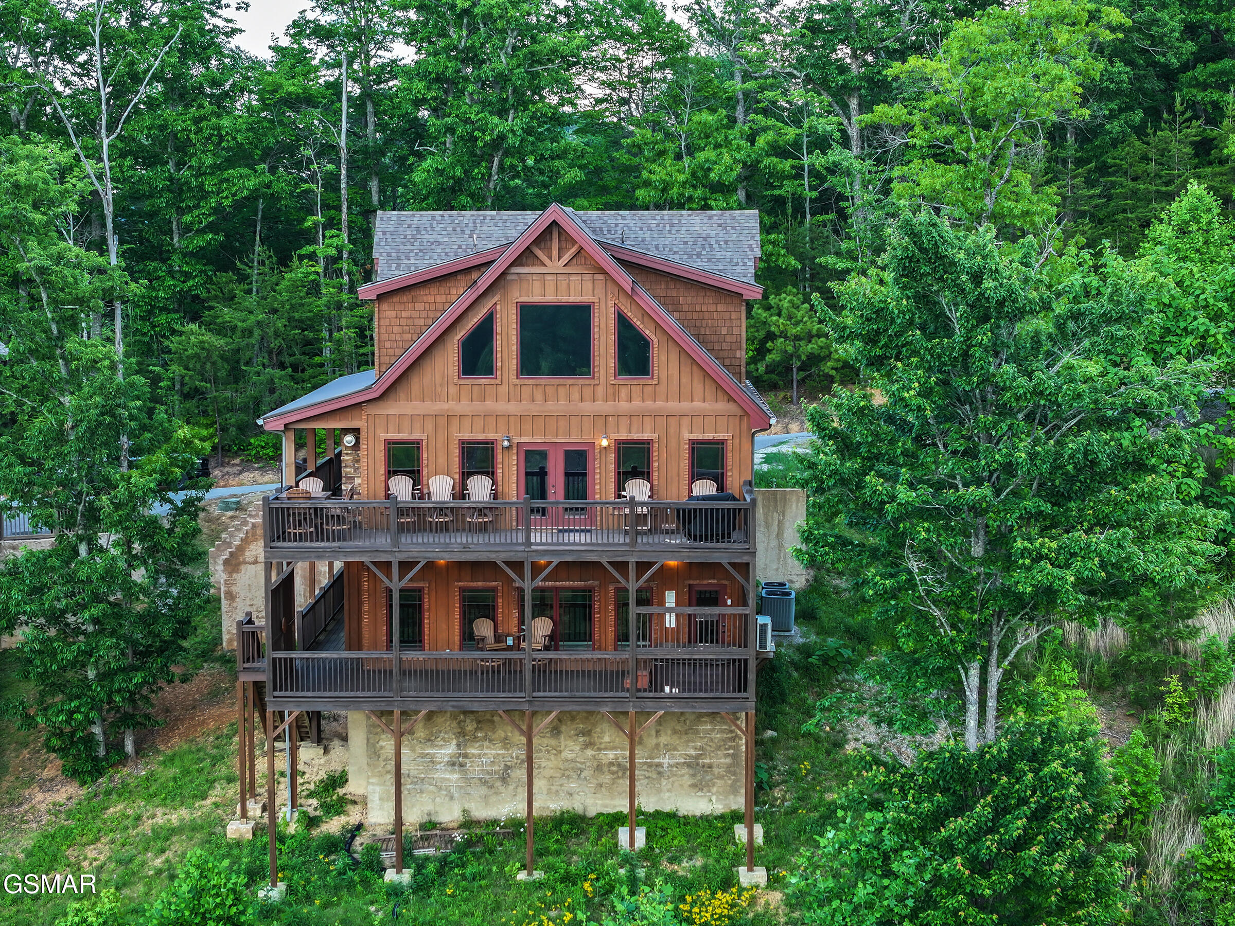 2344 Coopers Hawk Way Sevierville TN 37862