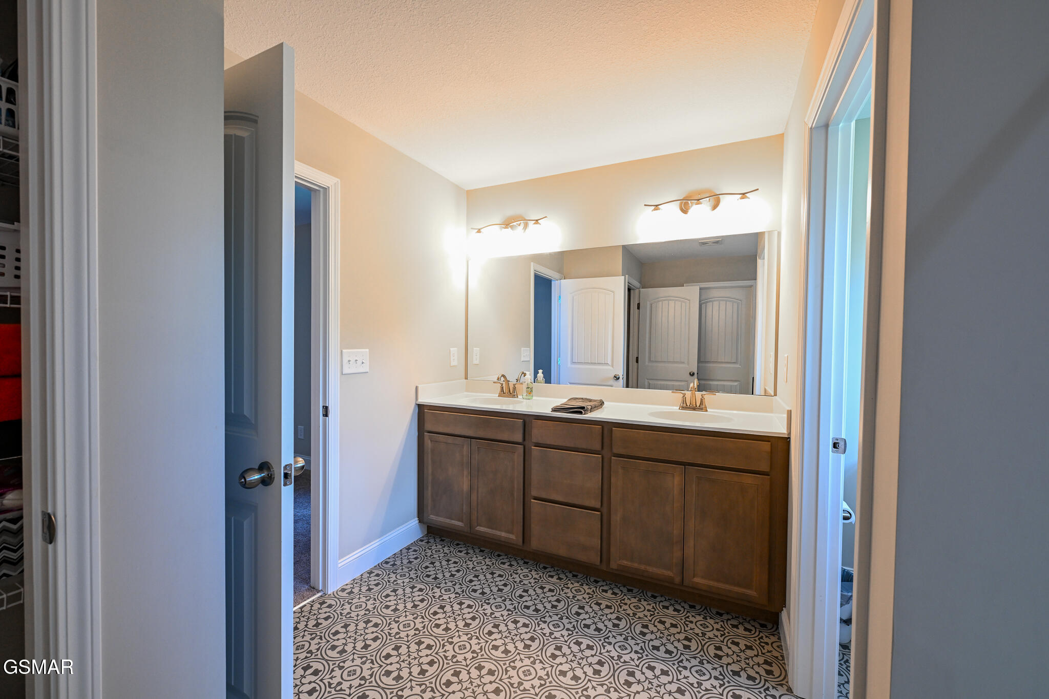 2118 Tributary Drive Sevierville TN 37876