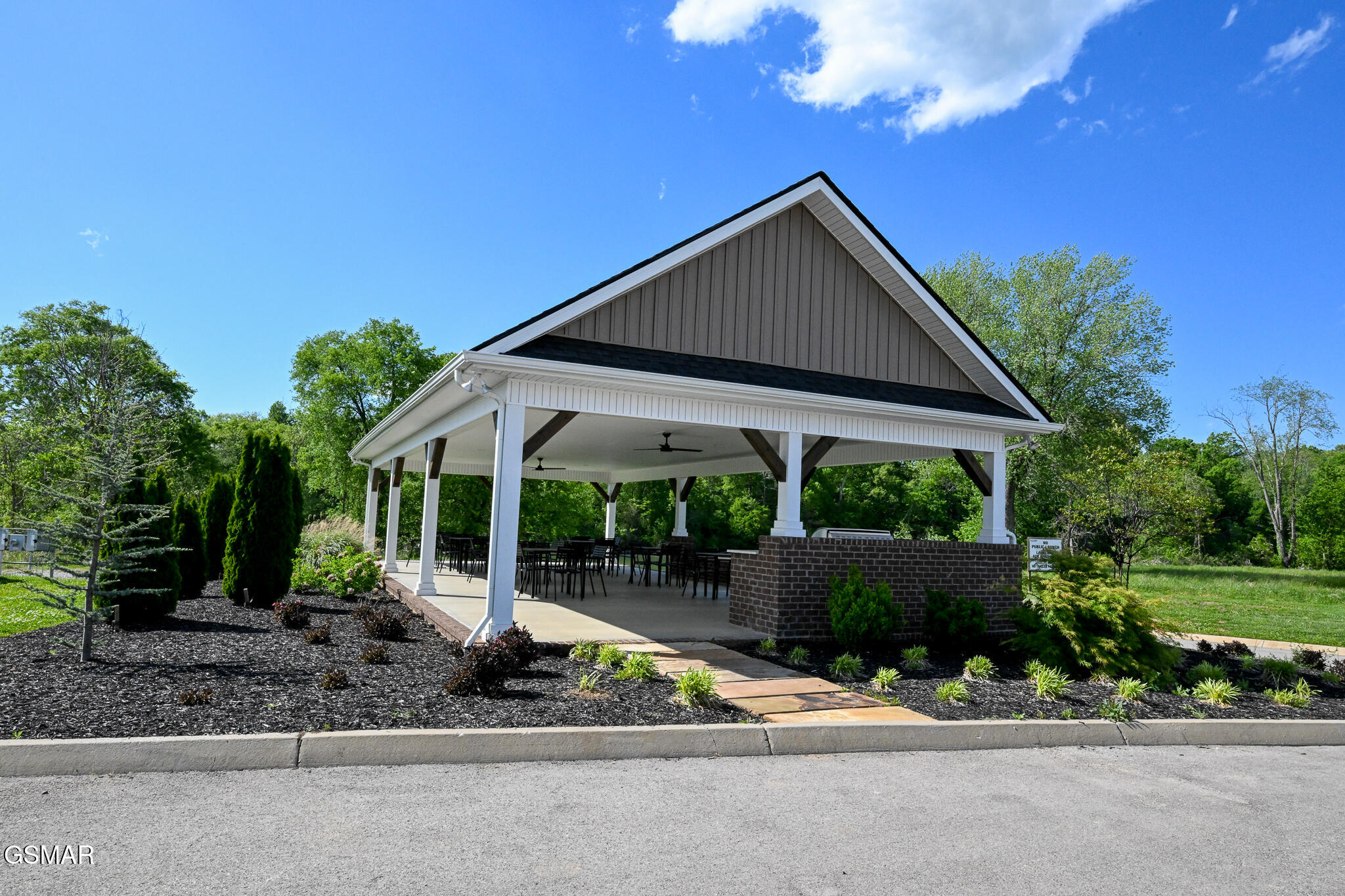 2118 Tributary Drive Sevierville TN 37876