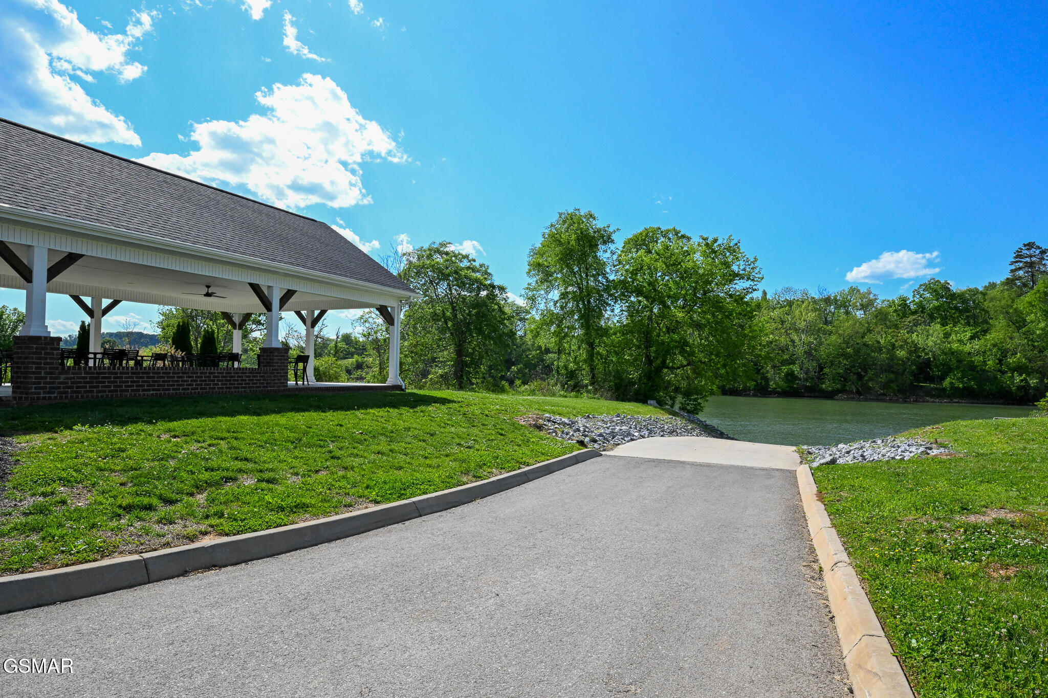 2118 Tributary Drive Sevierville TN 37876
