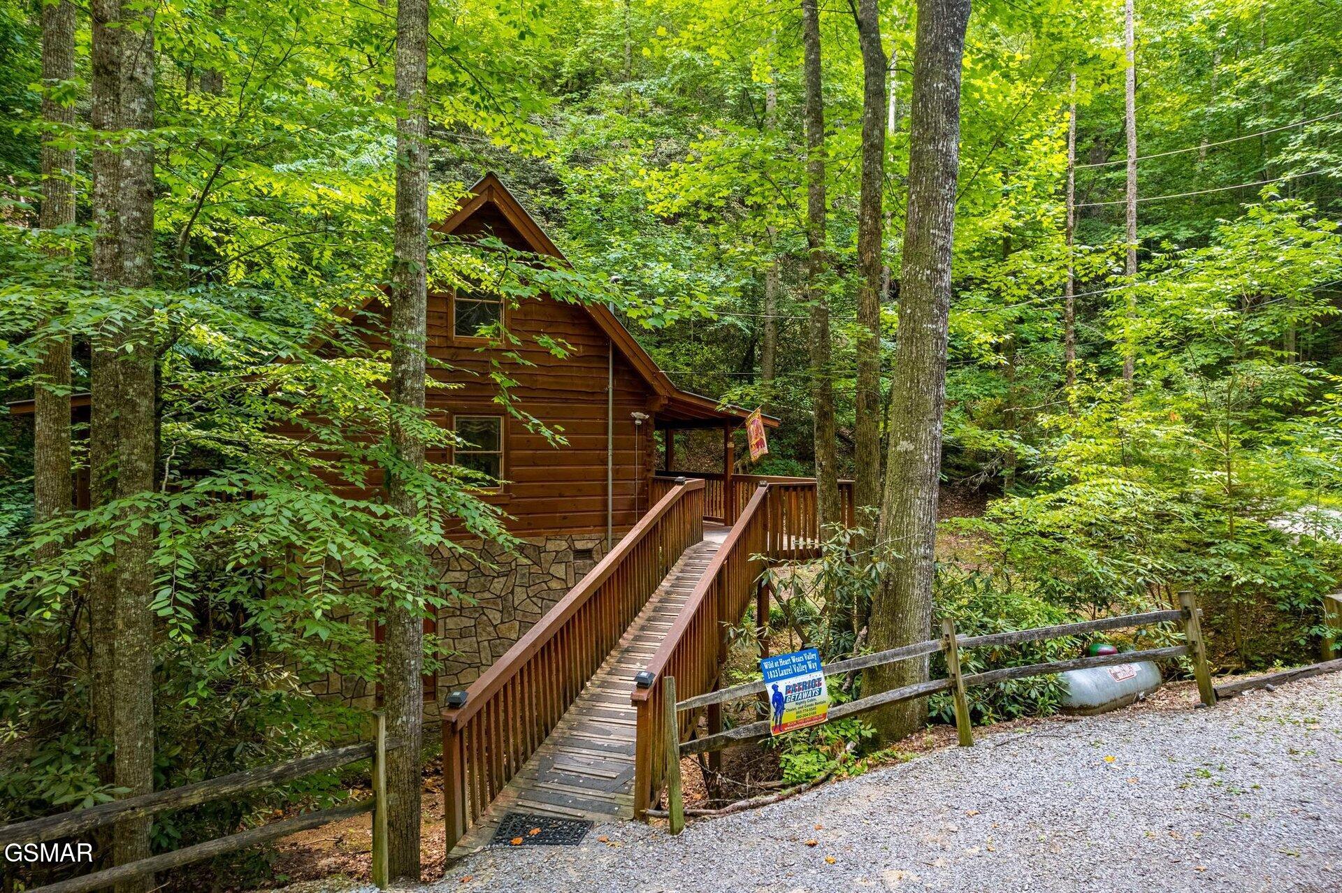 1823 Laurel Valley Way Sevierville TN 37862