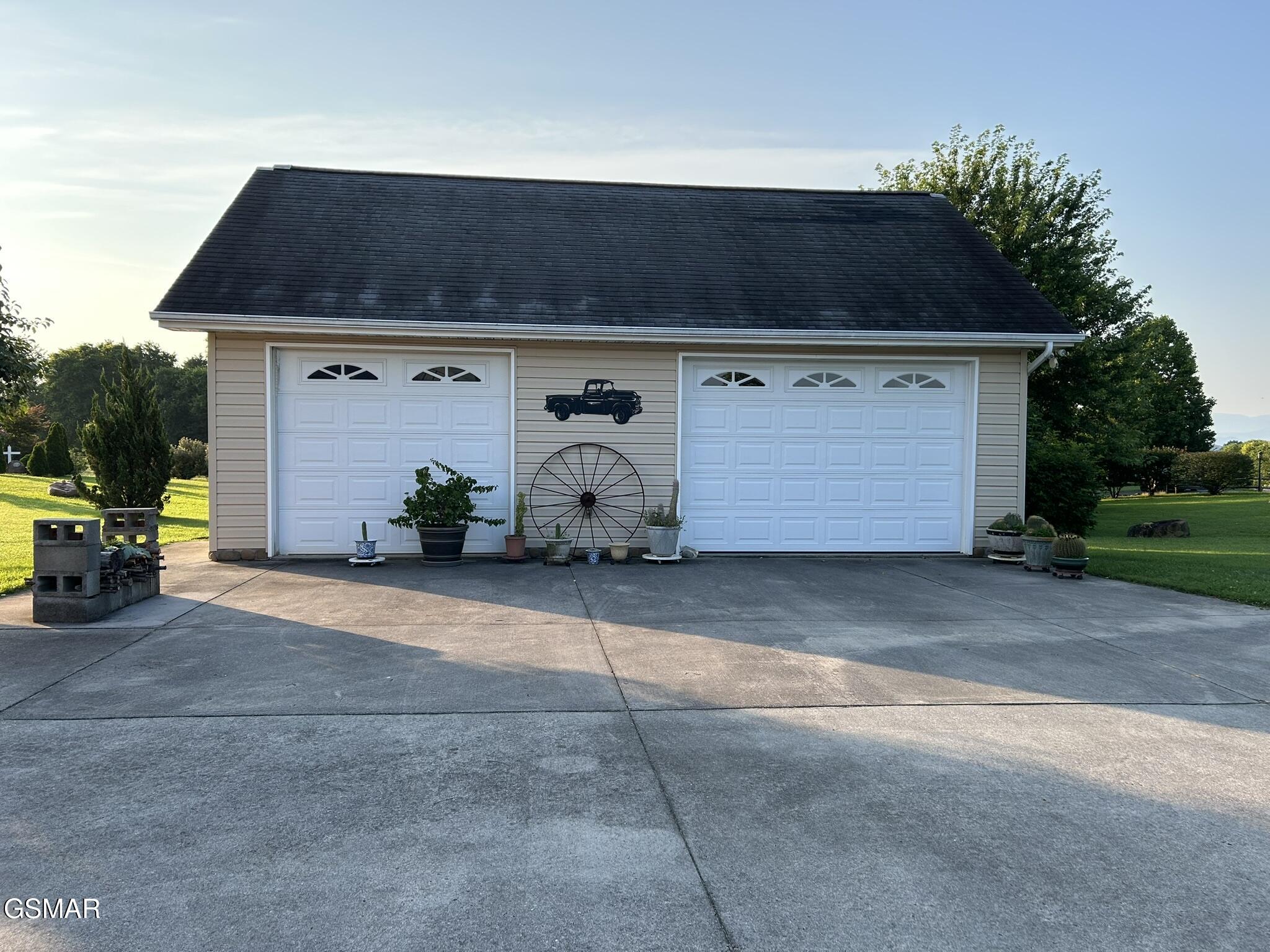 1861 Big Buck Lane Sevierville TN 37876