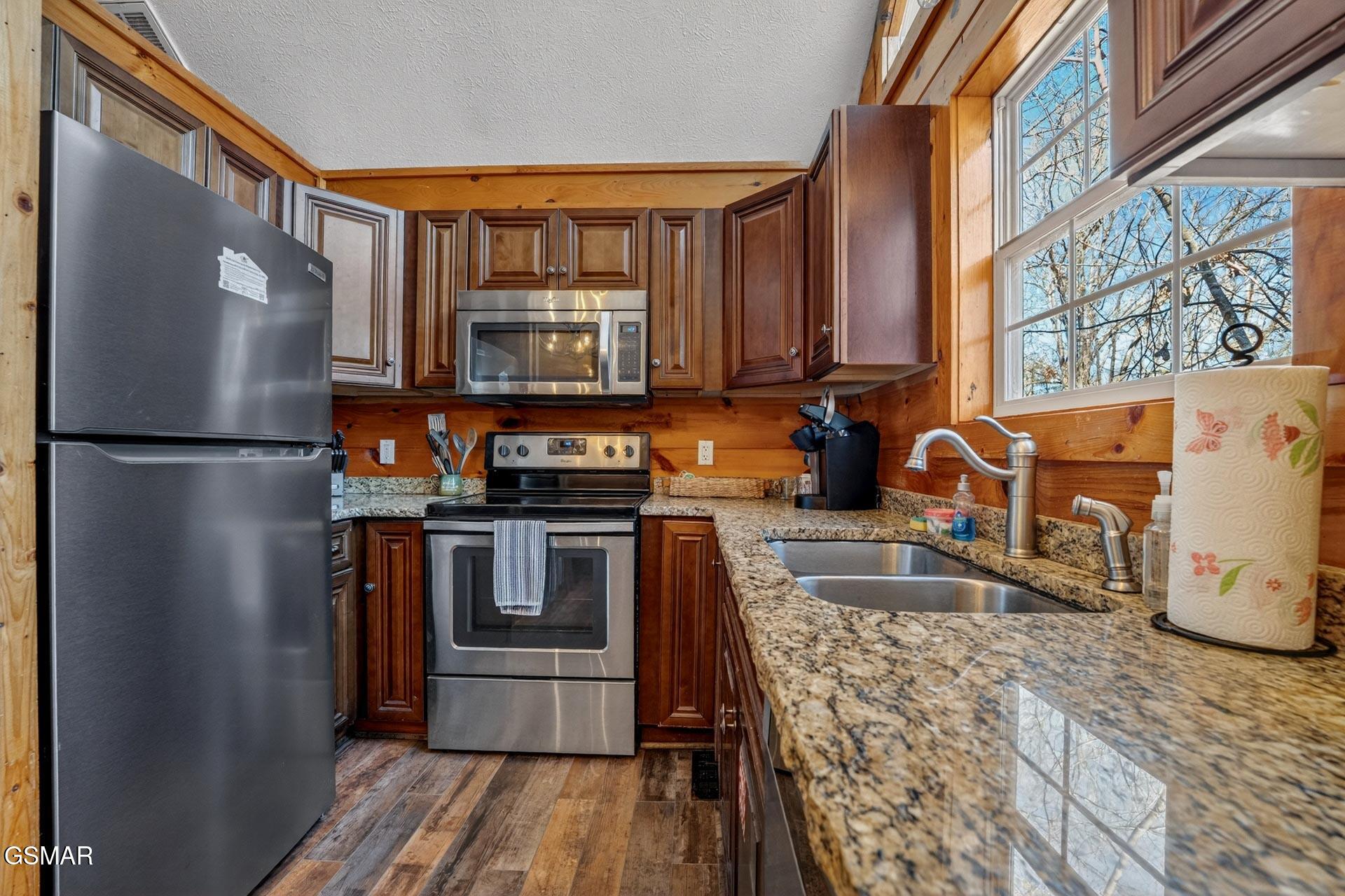 623 Country Oaks Drive Pigeon Forge TN 37863