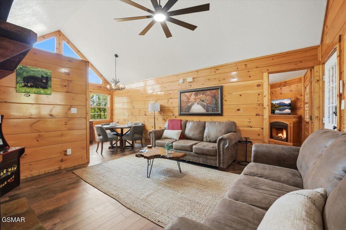 623 Country Oaks Drive Pigeon Forge TN 37863