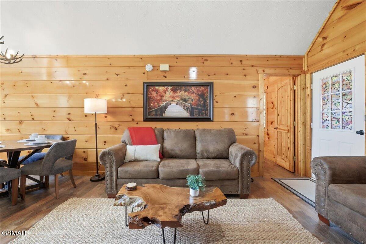 623 Country Oaks Drive Pigeon Forge TN 37863
