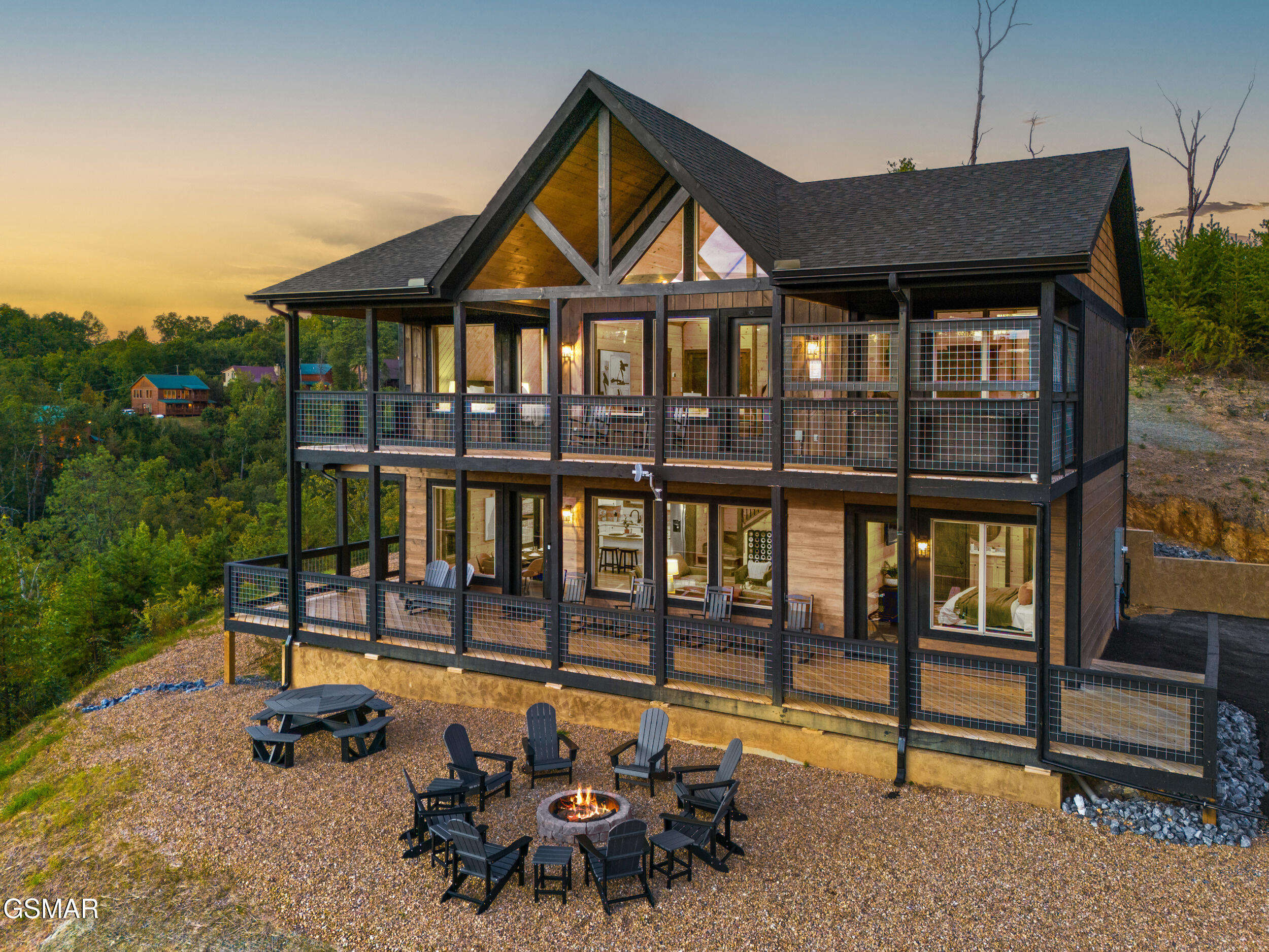 2129 Rabbit Point Way Sevierville TN 37876