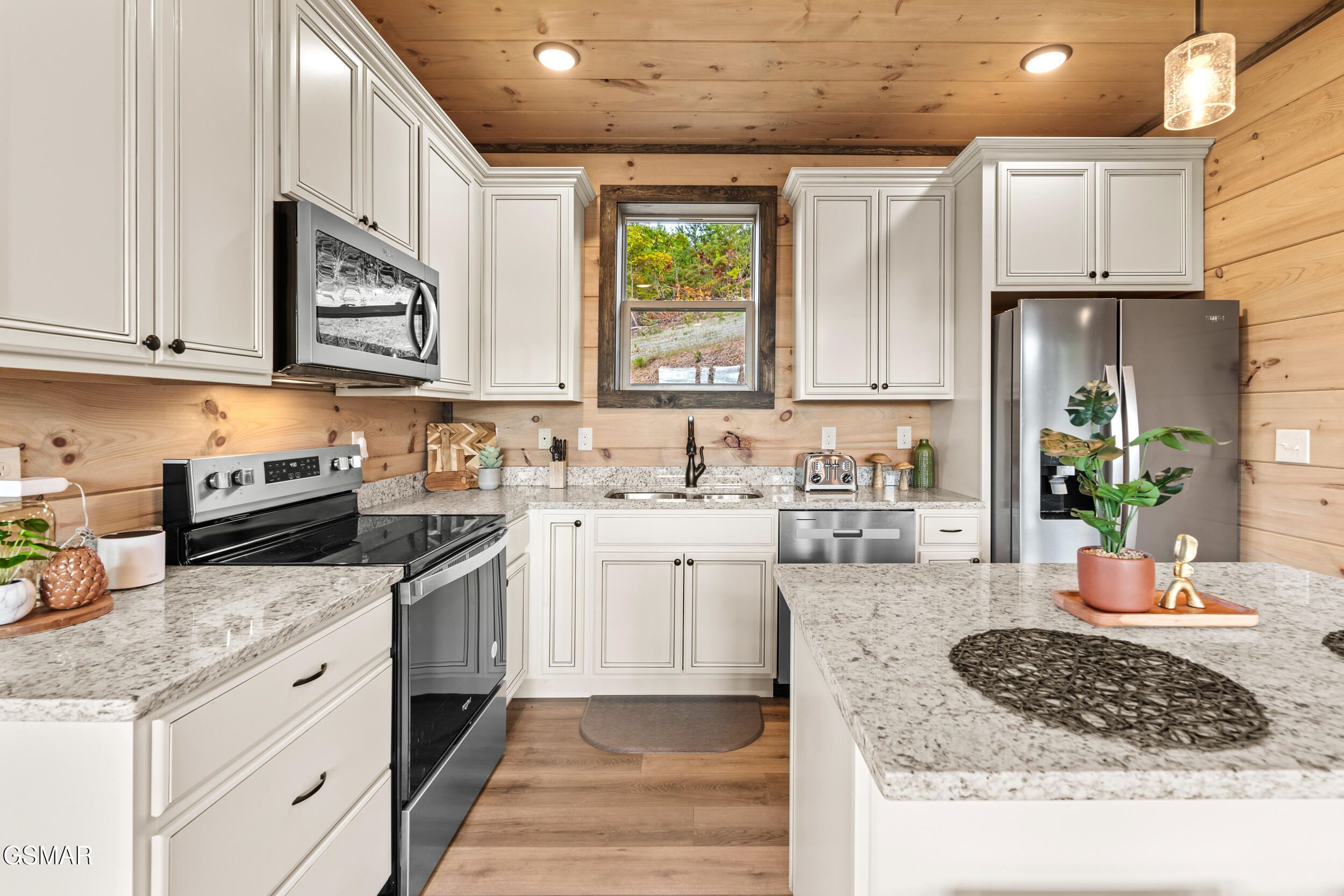 2129 Rabbit Point Way Sevierville TN 37876