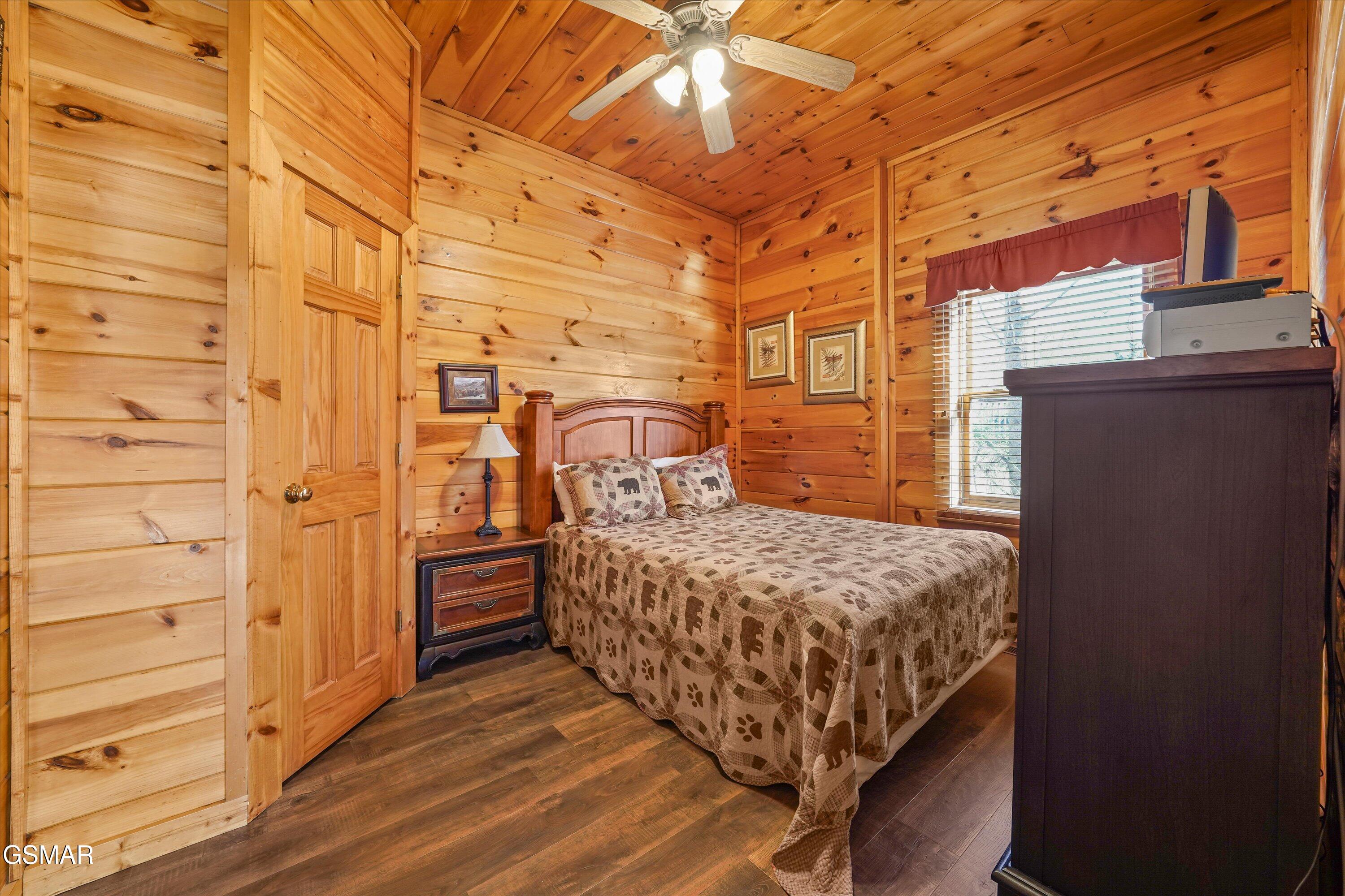 4449 Forest Vista Way Pigeon Forge TN 37863