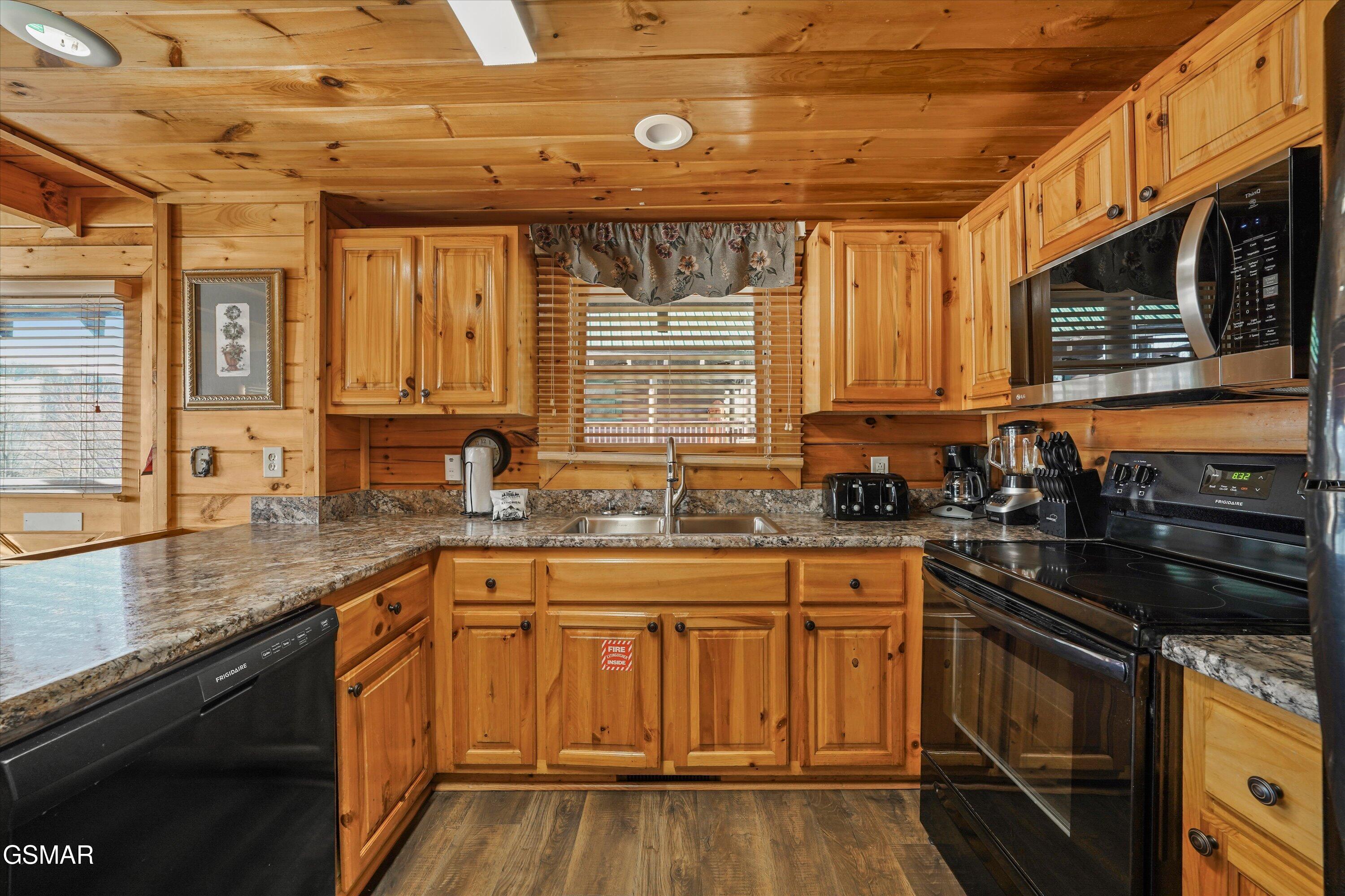 4449 Forest Vista Way Pigeon Forge TN 37863