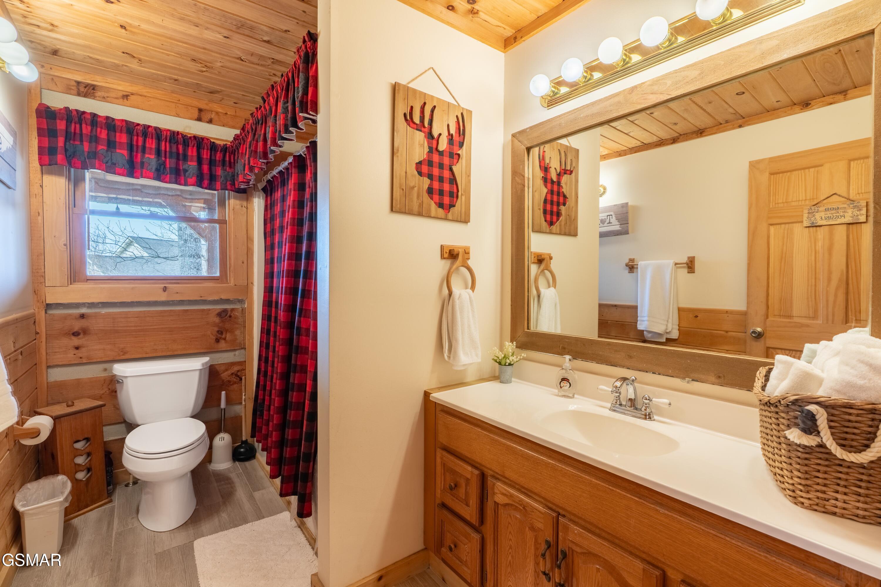 3380 Robeson Road Sevierville TN 37862