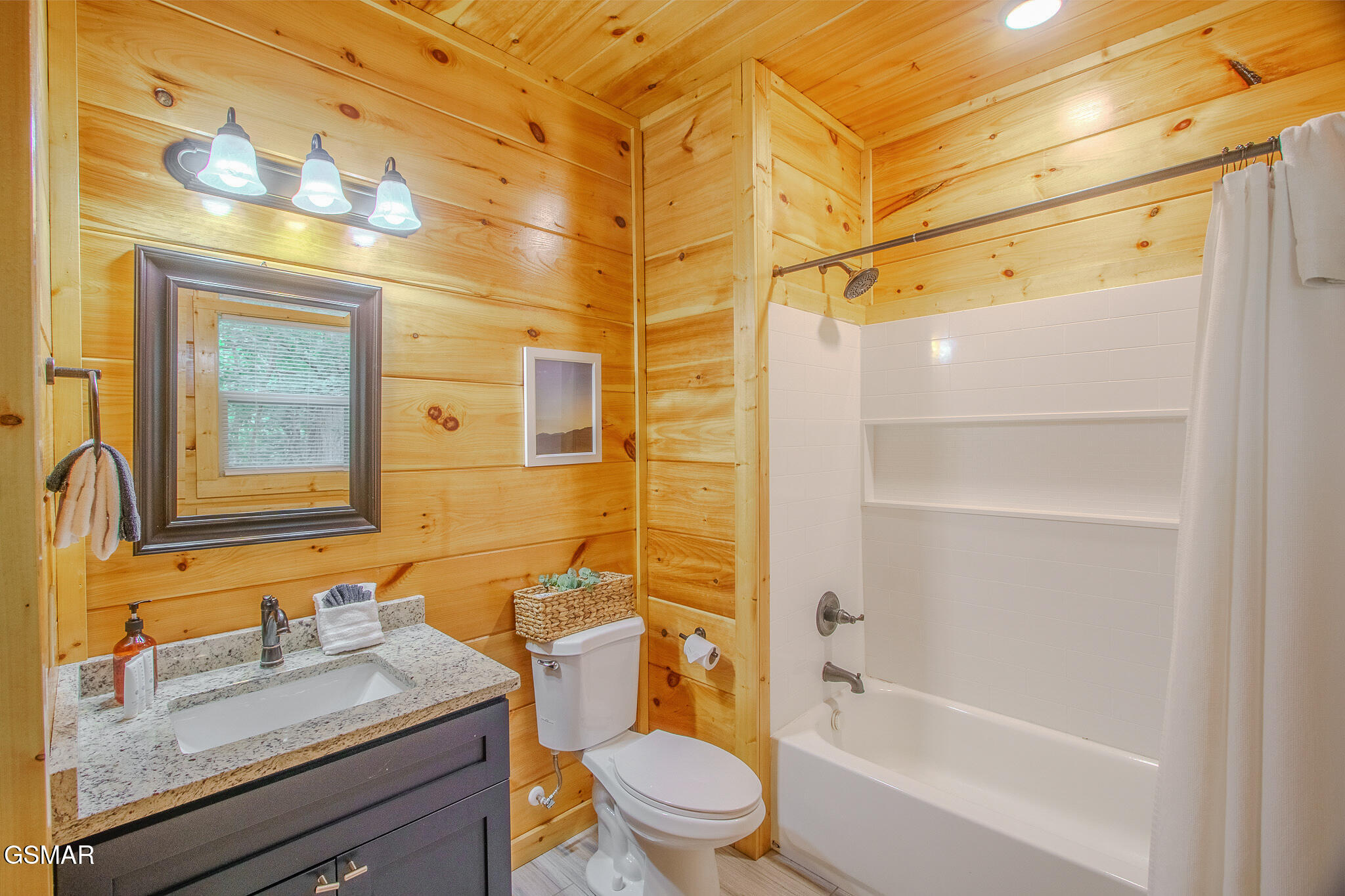 1543 Bear Valley Road Sevierville TN 37876