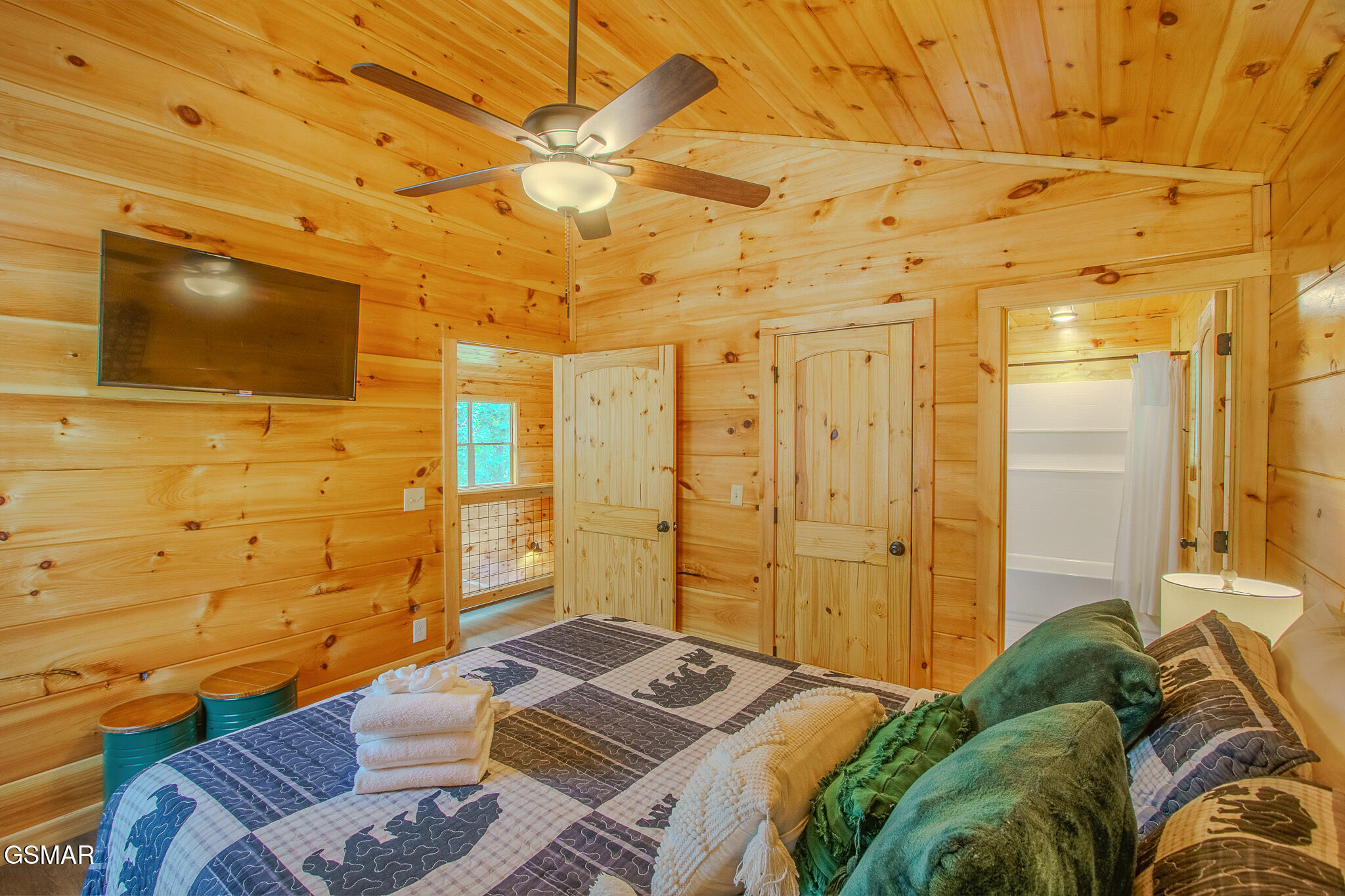 1543 Bear Valley Road Sevierville TN 37876