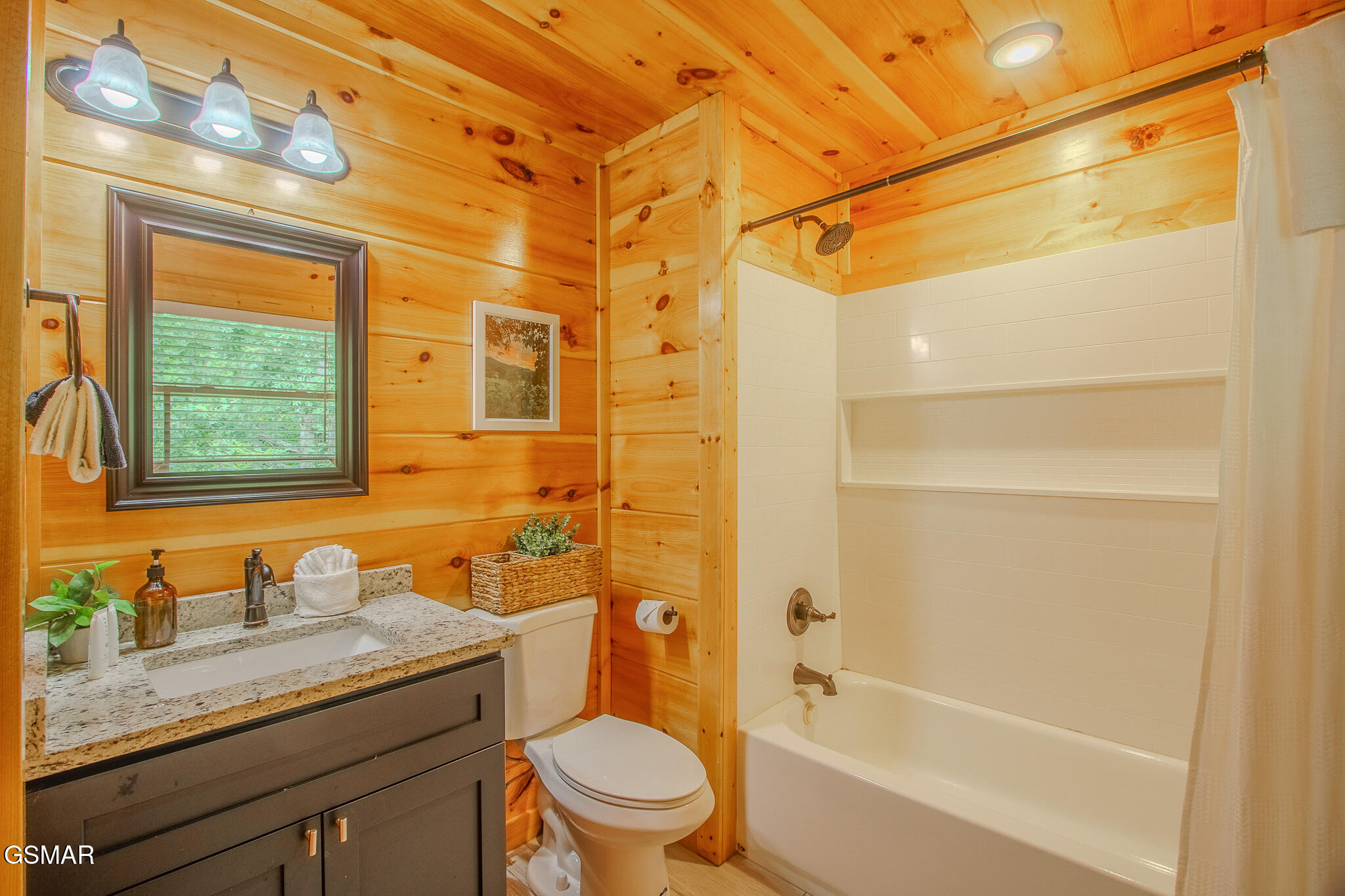 1543 Bear Valley Road Sevierville TN 37876