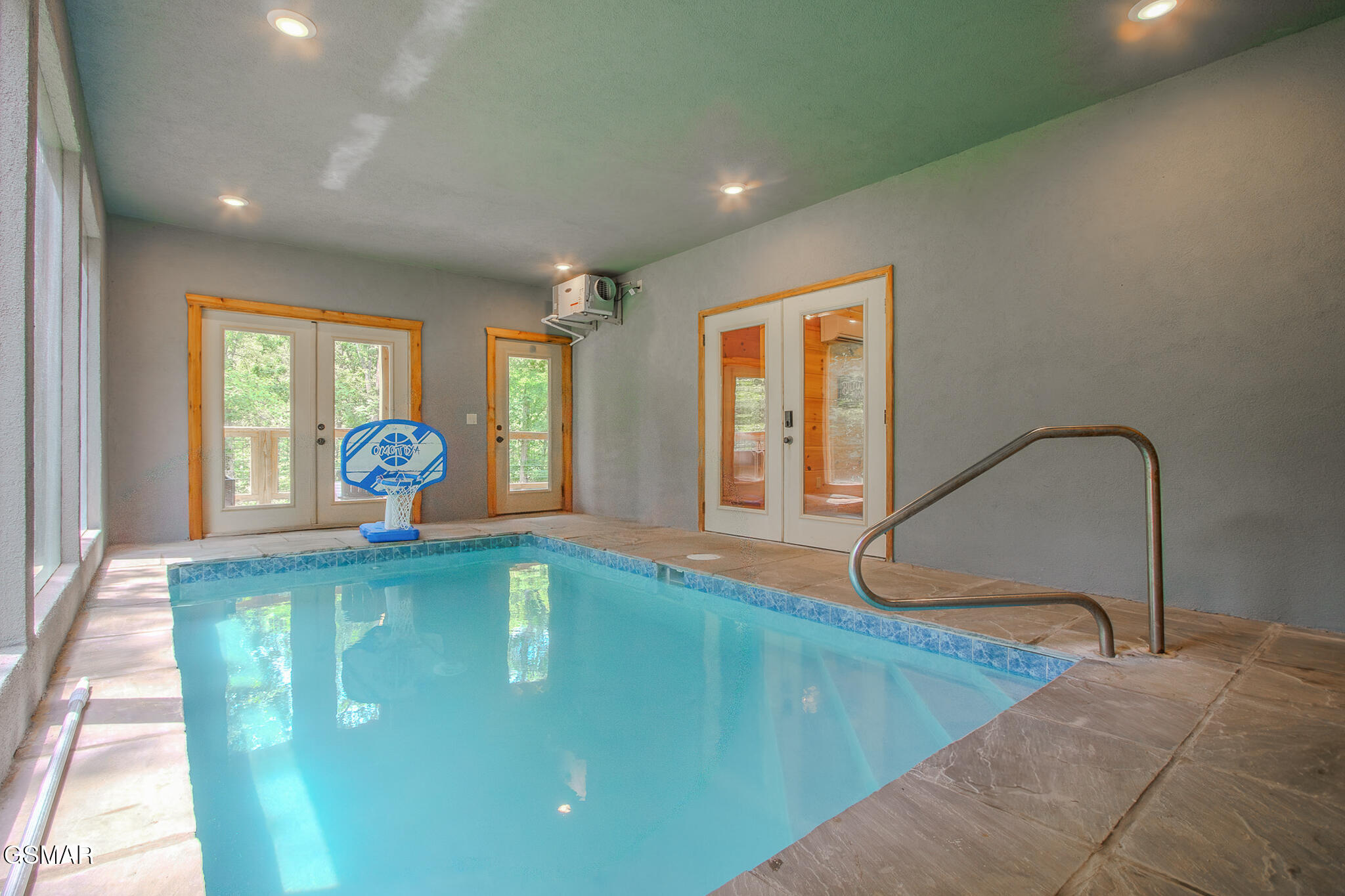 1543 Bear Valley Road Sevierville TN 37876