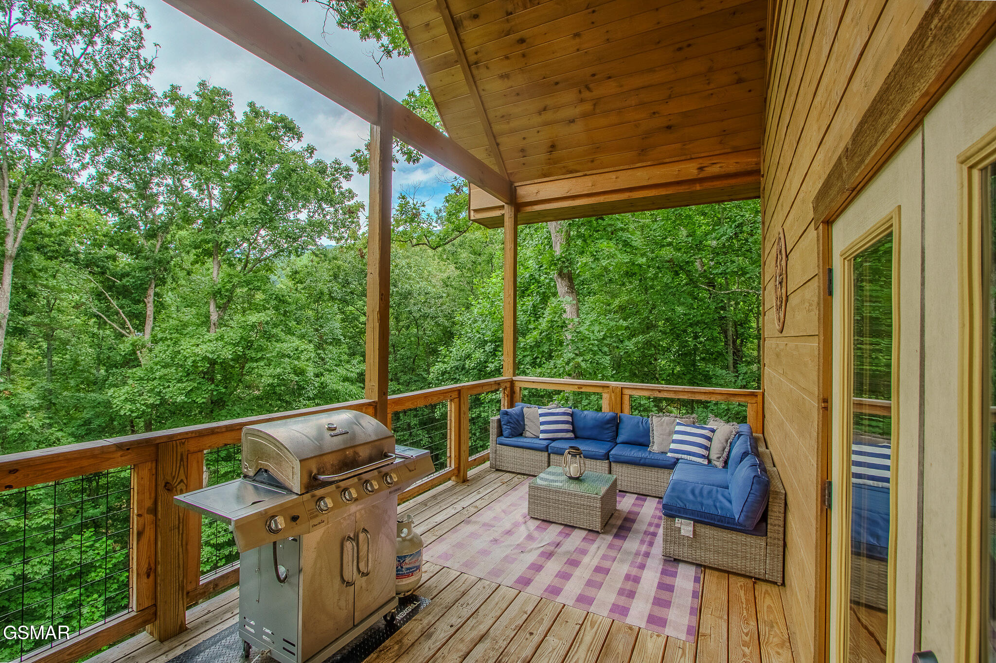 1543 Bear Valley Road Sevierville TN 37876