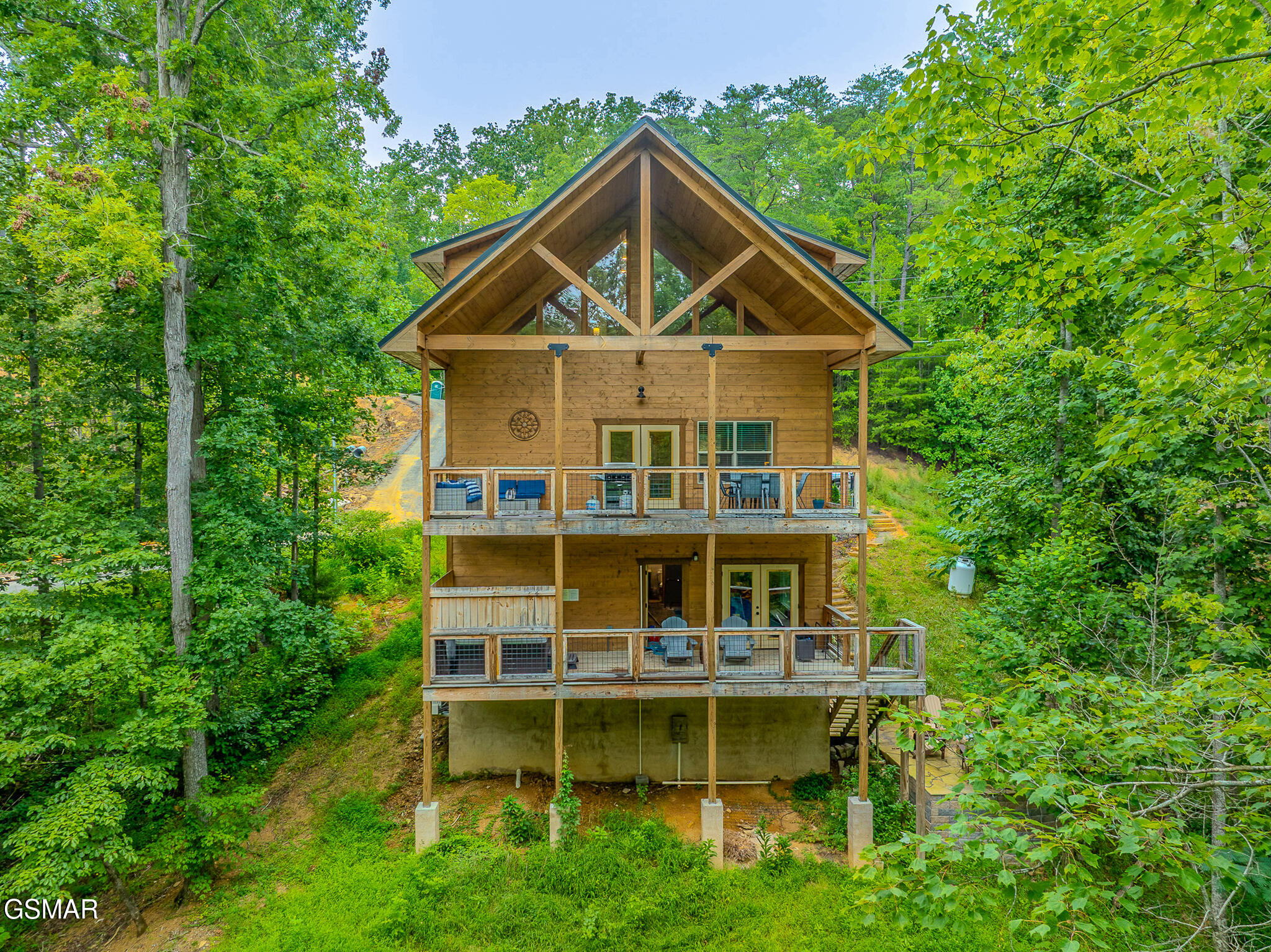 1543 Bear Valley Road Sevierville TN 37876