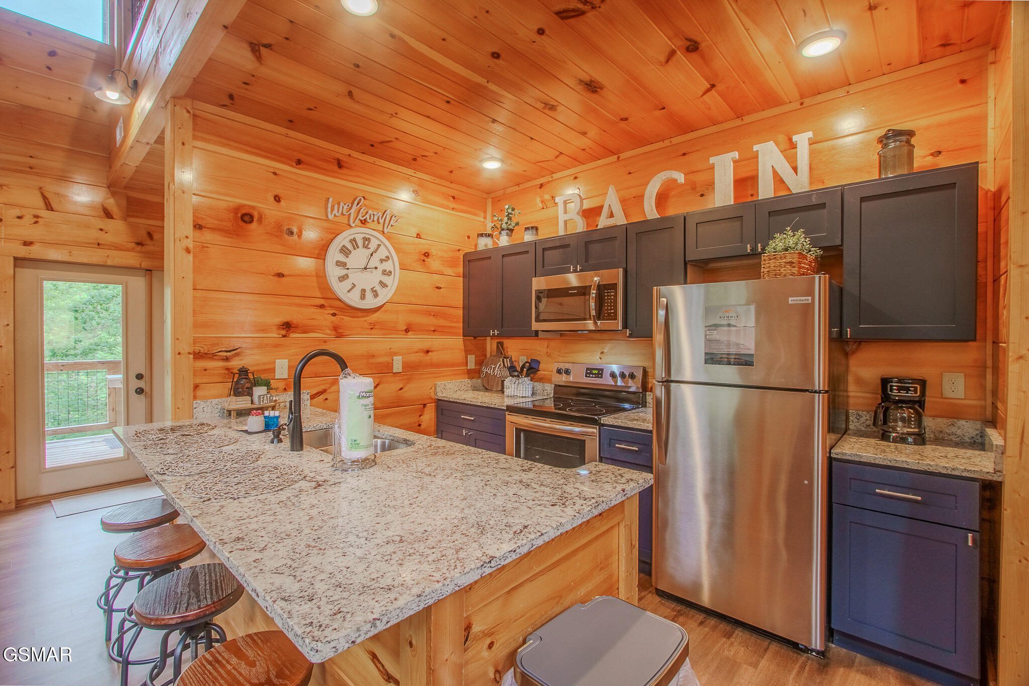 1543 Bear Valley Road Sevierville TN 37876