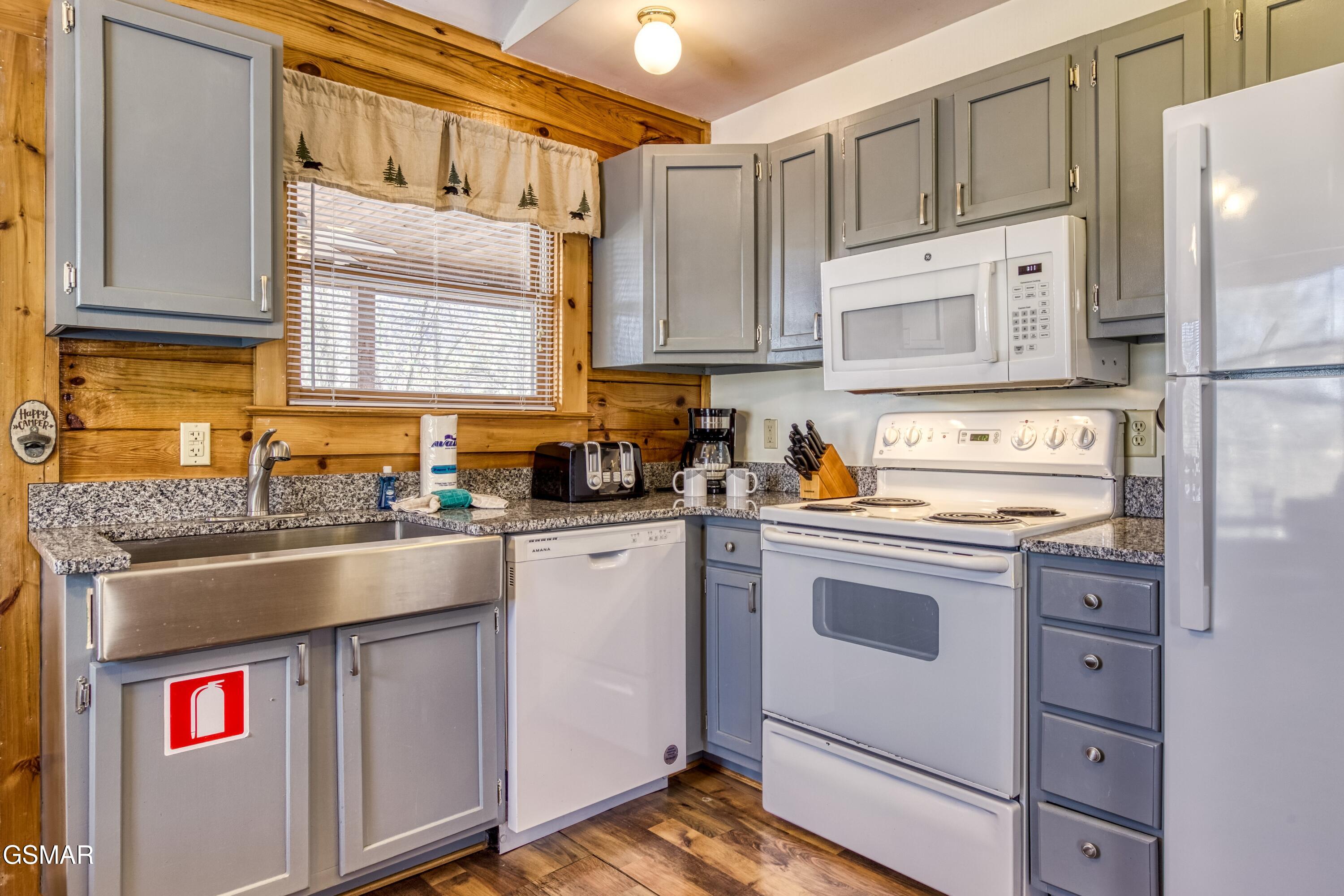 129 Perkins Gatlinburg TN 37738