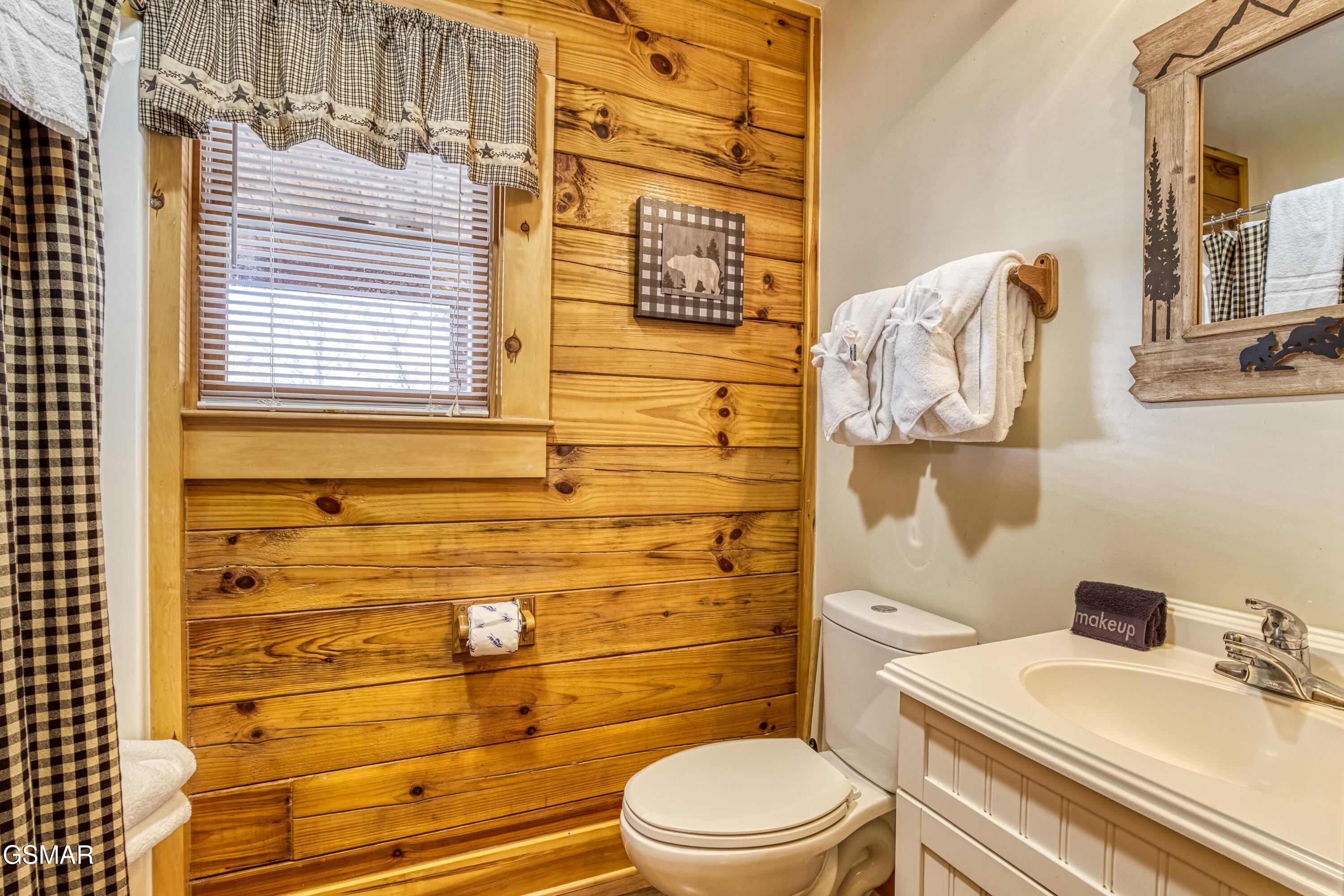 129 Perkins Gatlinburg TN 37738