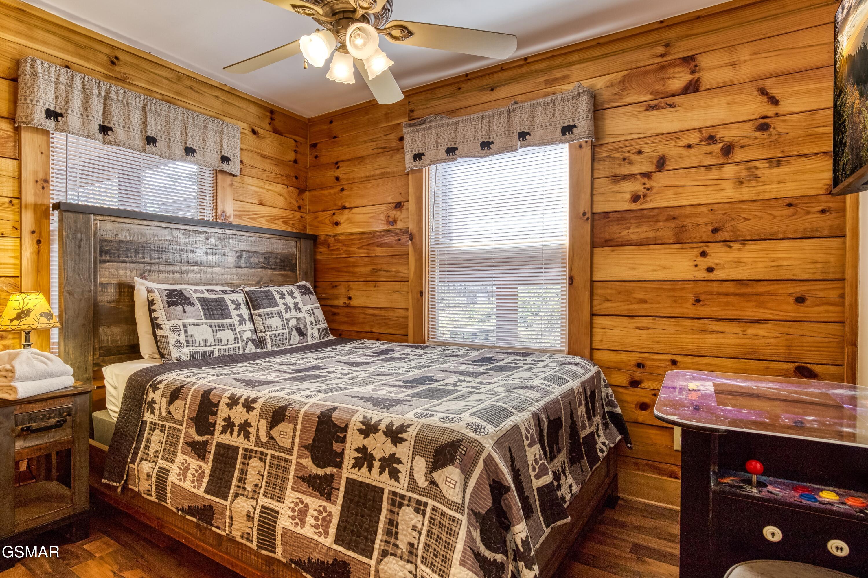 129 Perkins Gatlinburg TN 37738