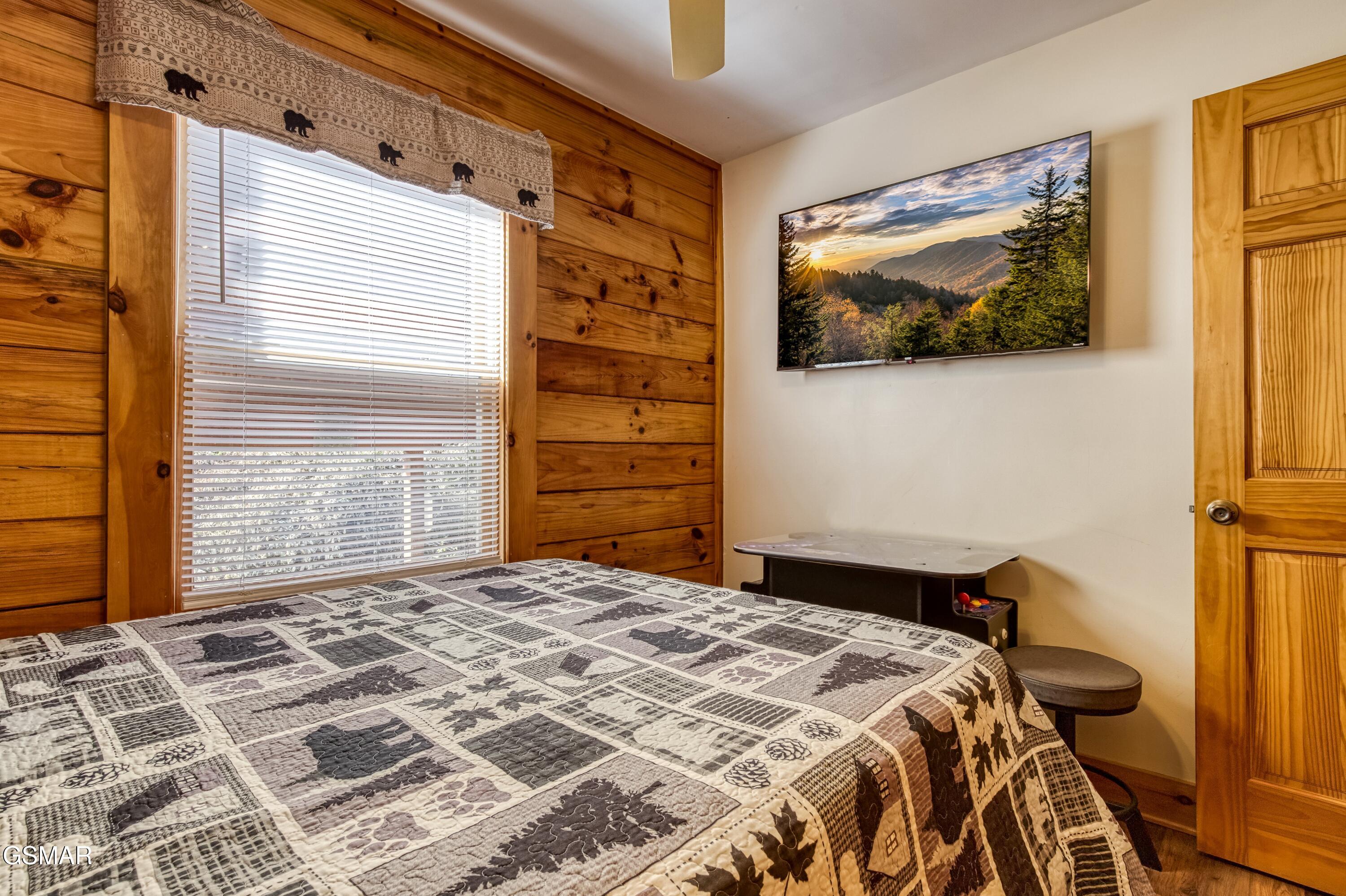 129 Perkins Gatlinburg TN 37738