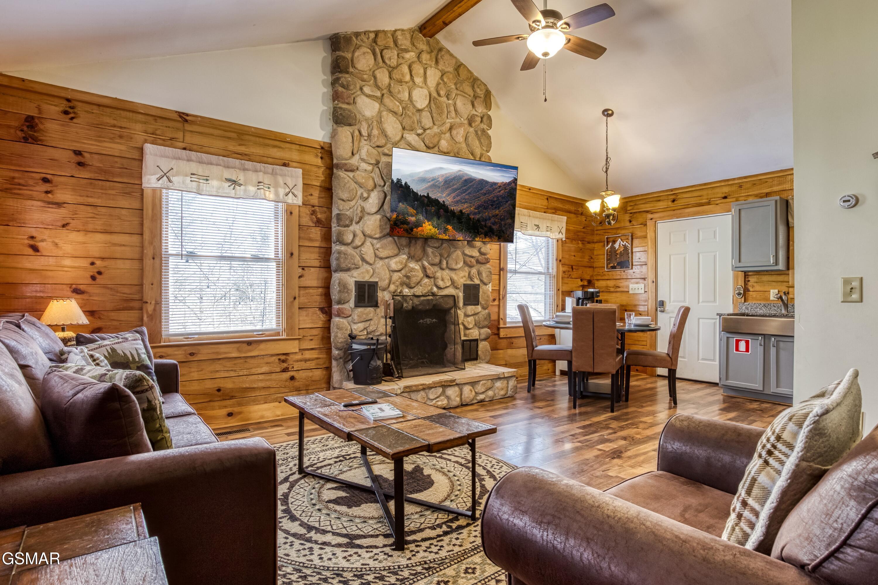 129 Perkins Gatlinburg TN 37738