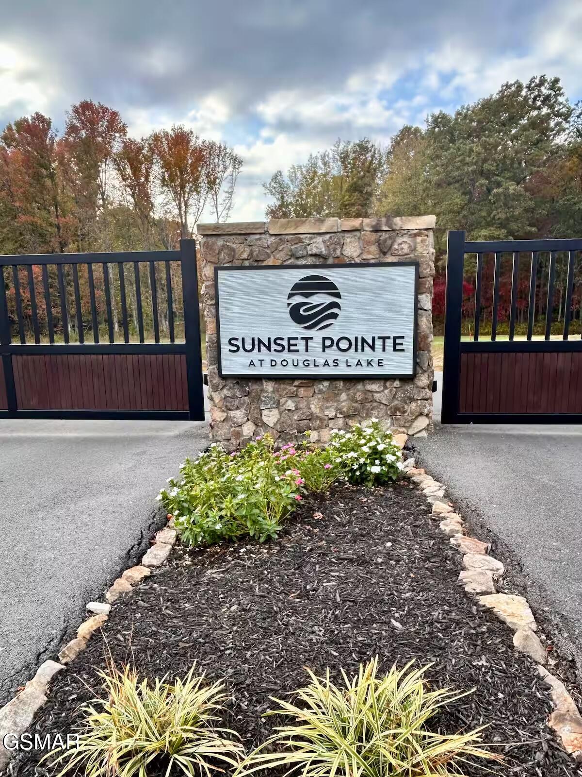 630 Ancient Oaks Court White Pine TN 37890