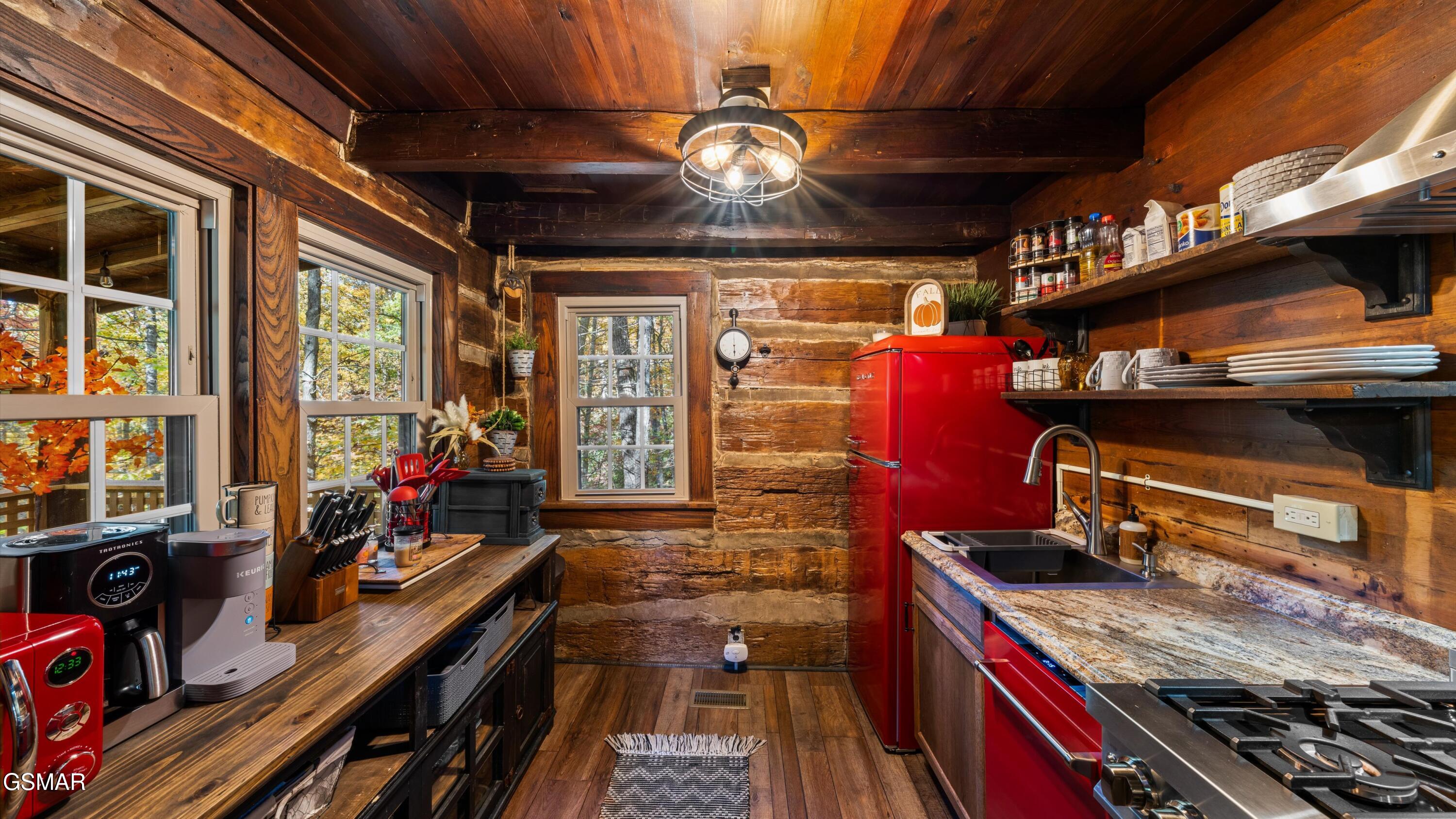 1115/1131 Old Cartertown Road Gatlinburg TN 37738