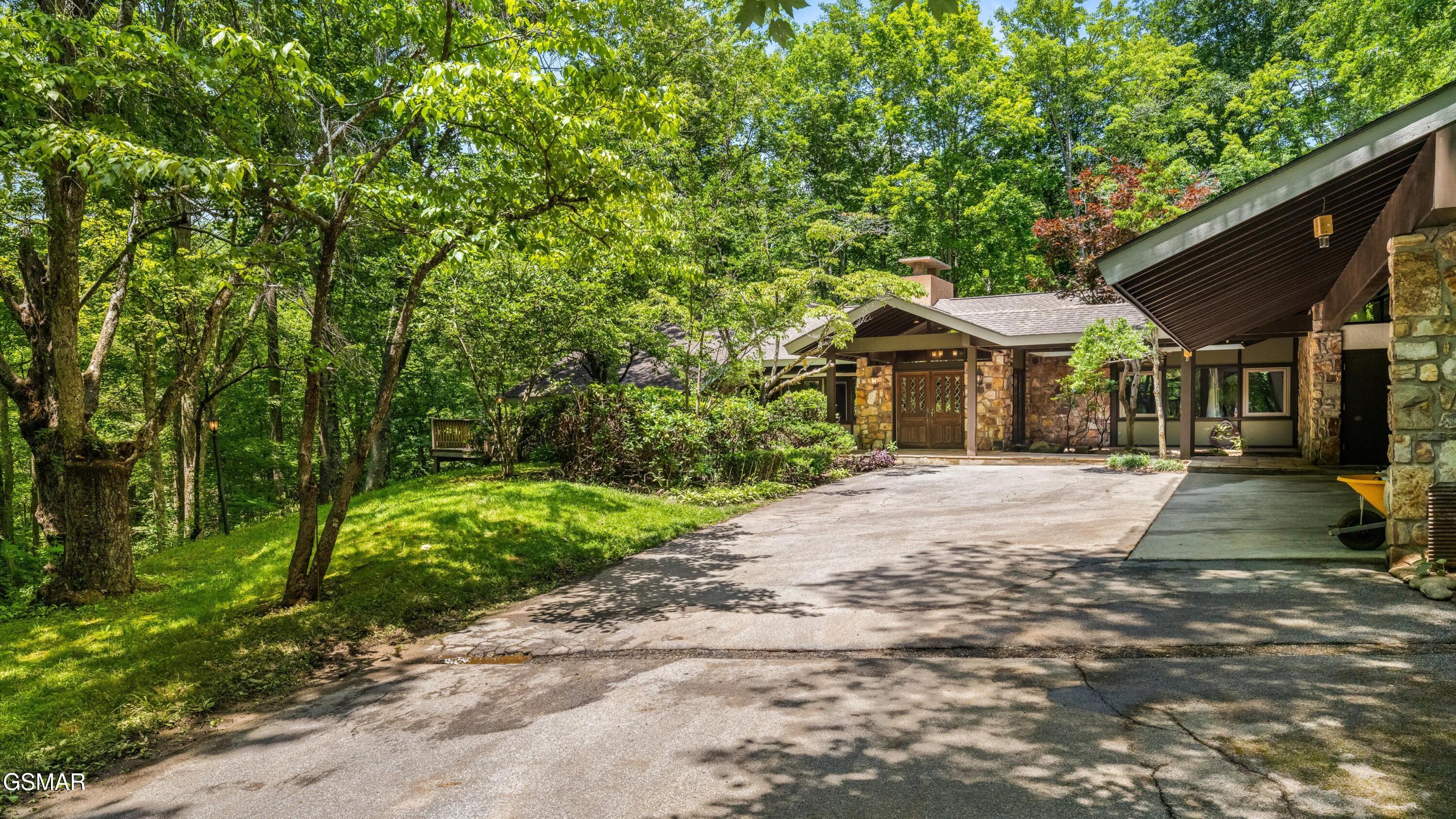 1115/1131 Old Cartertown Road Gatlinburg TN 37738