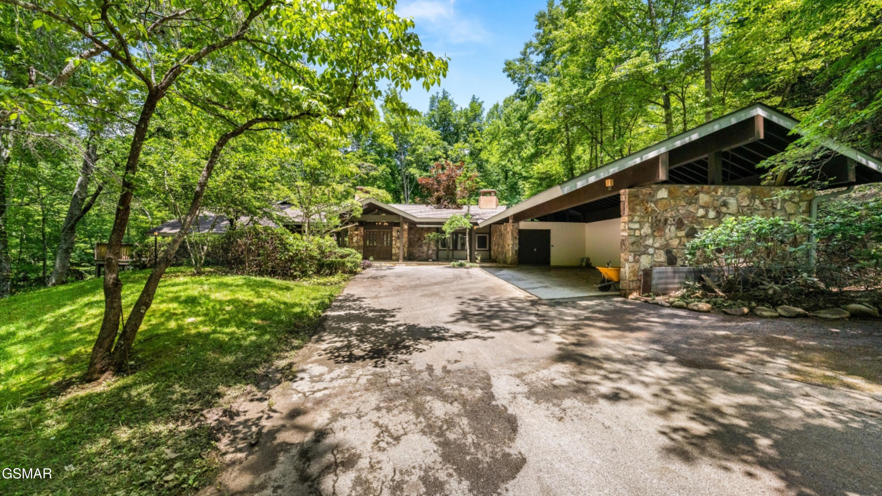 1115/1131 Old Cartertown Road Gatlinburg TN 37738