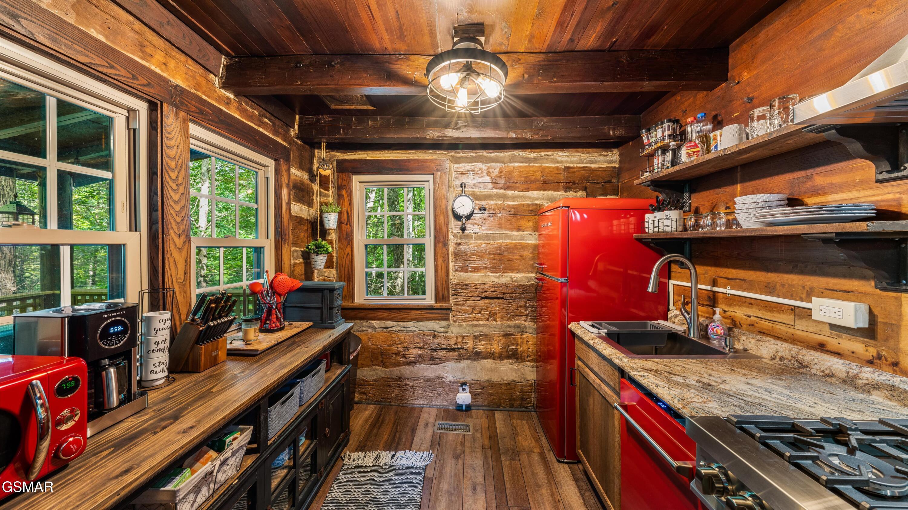 1115/1131 Old Cartertown Road Gatlinburg TN 37738