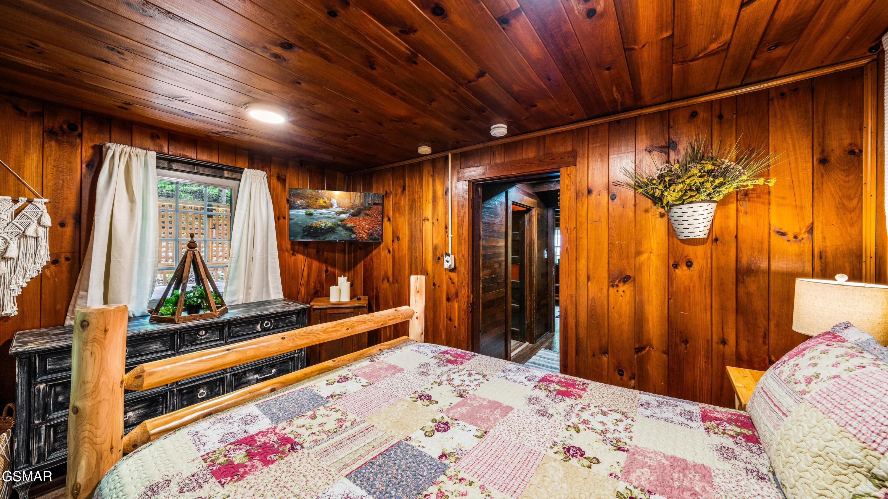 1115/1131 Old Cartertown Road Gatlinburg TN 37738