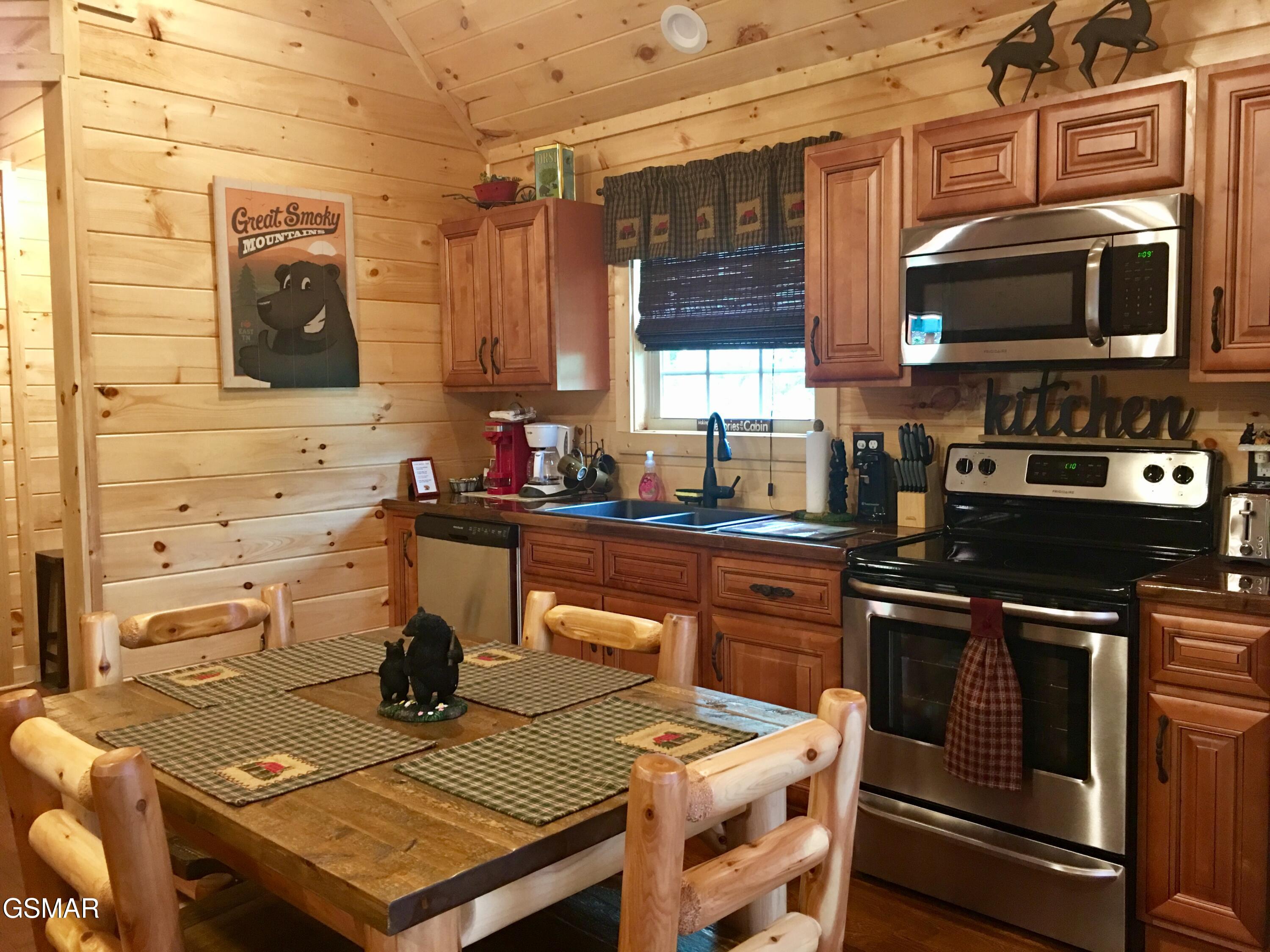 306 N Circle Drive Gatlinburg TN 37738