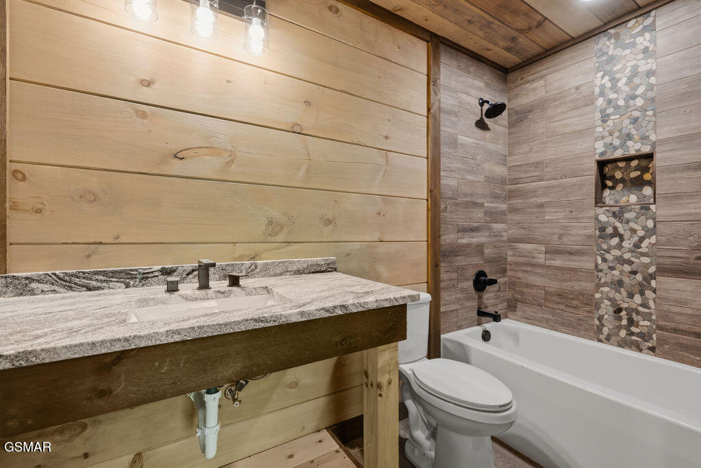 535 Forrest Springs Drive Gatlinburg TN 37738