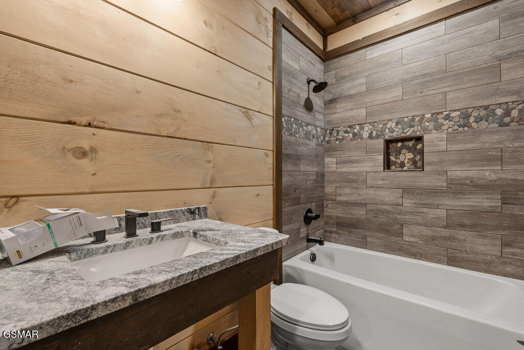535 Forrest Springs Drive Gatlinburg TN 37738