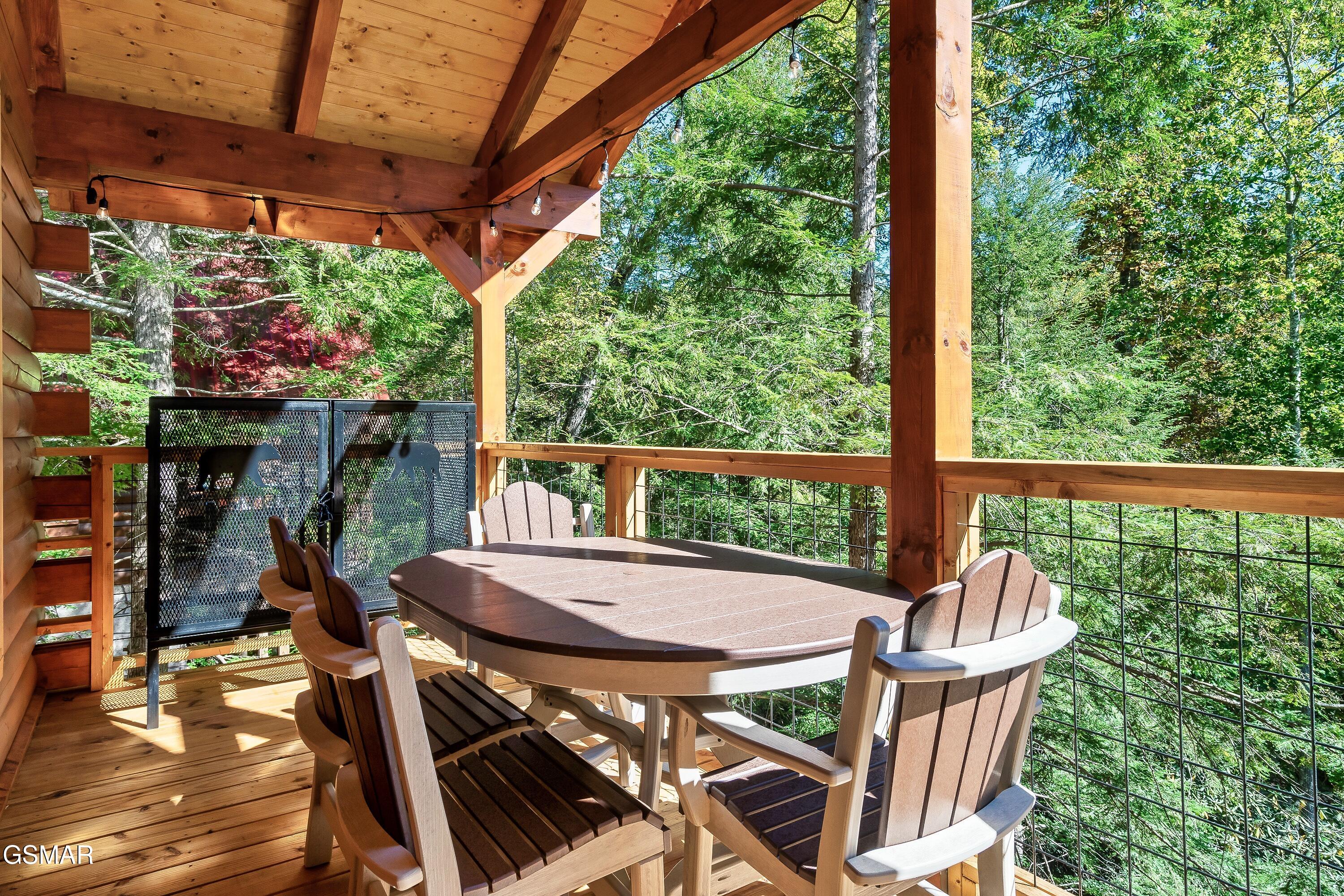 1633 Misty Hollow Way Gatlinburg TN 37738