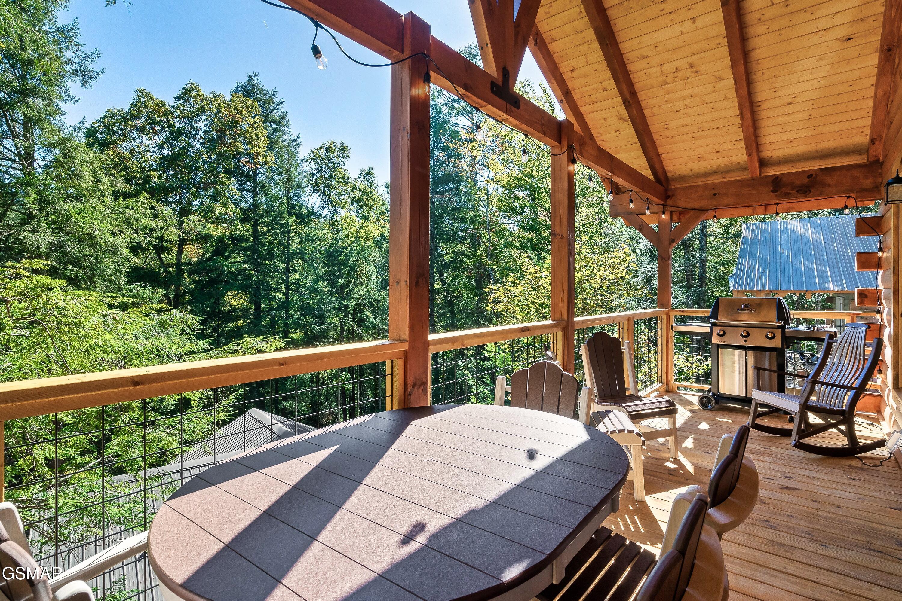 1633 Misty Hollow Way Gatlinburg TN 37738