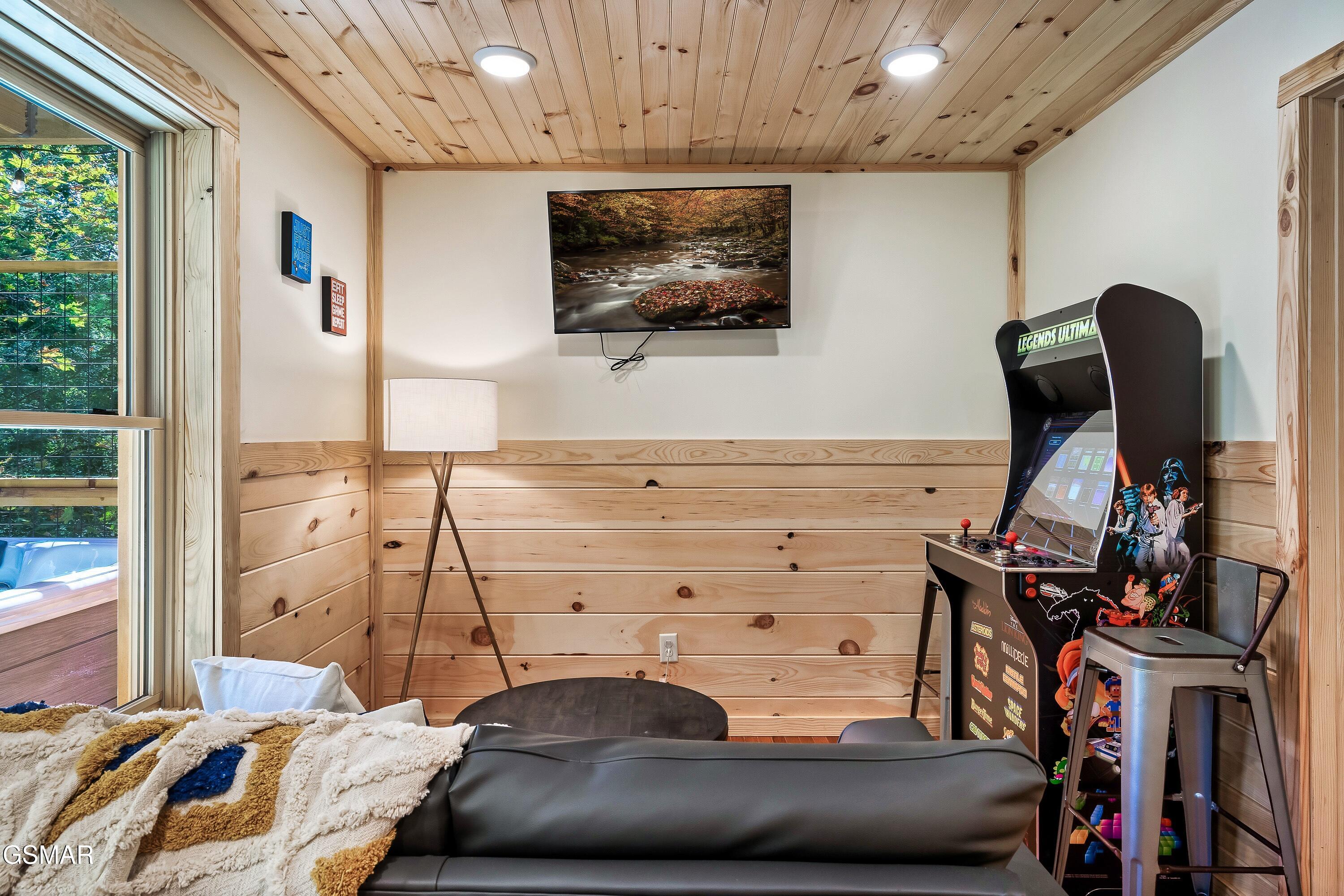 1633 Misty Hollow Way Gatlinburg TN 37738