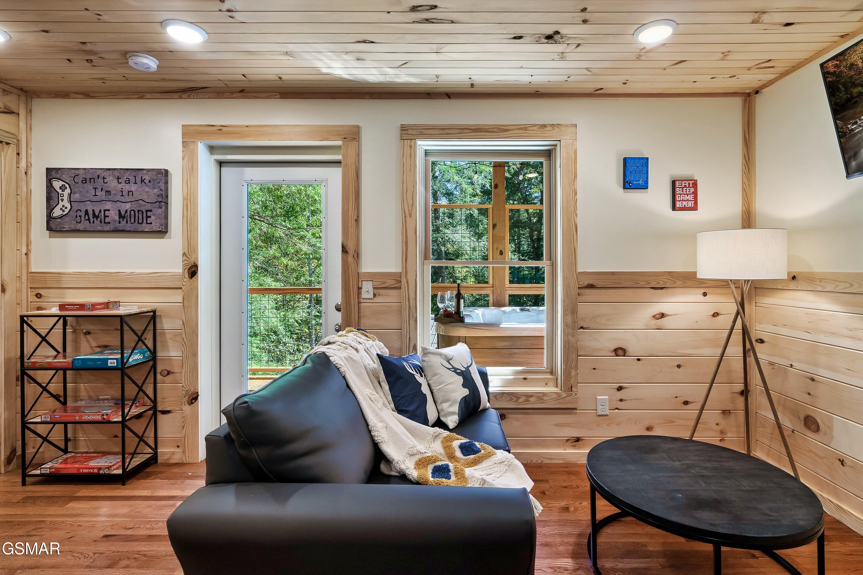 1633 Misty Hollow Way Gatlinburg TN 37738