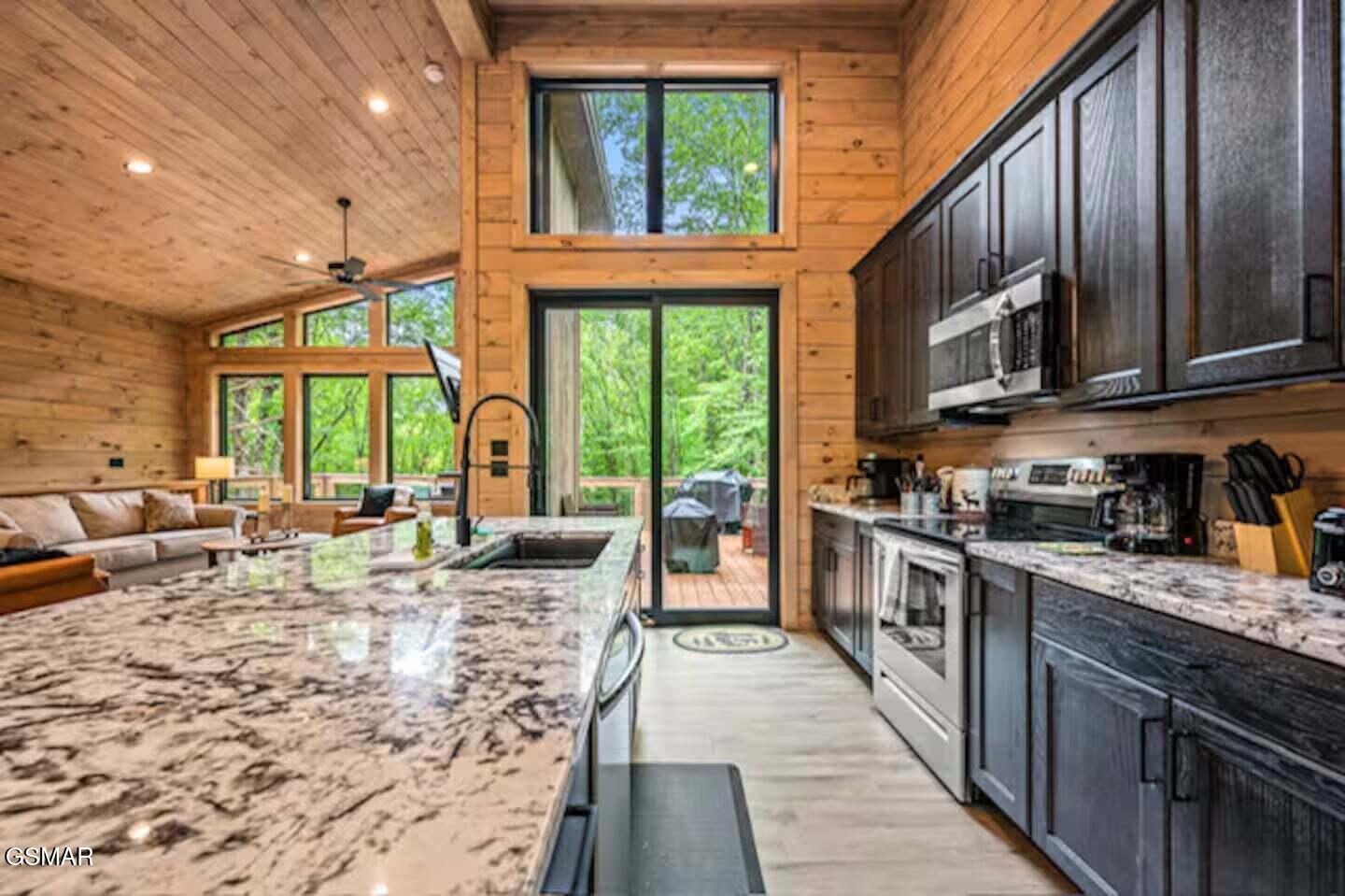 2807 Teaberry Hill Way Sevierville TN 37862