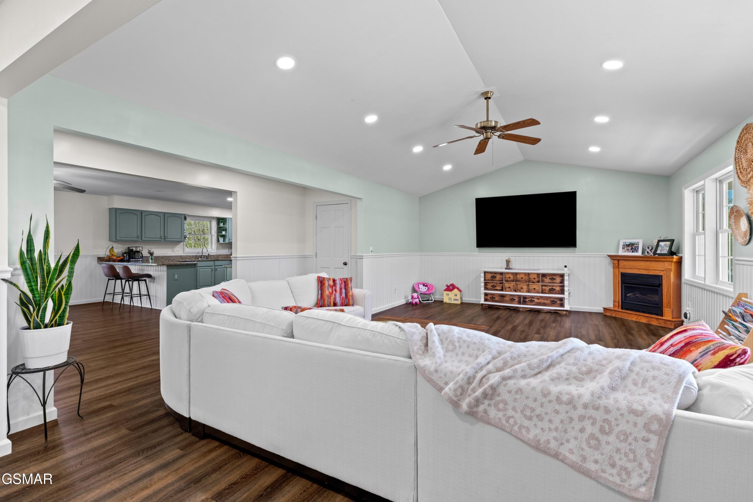140 Windsong Drive Parrottsville TN 37843