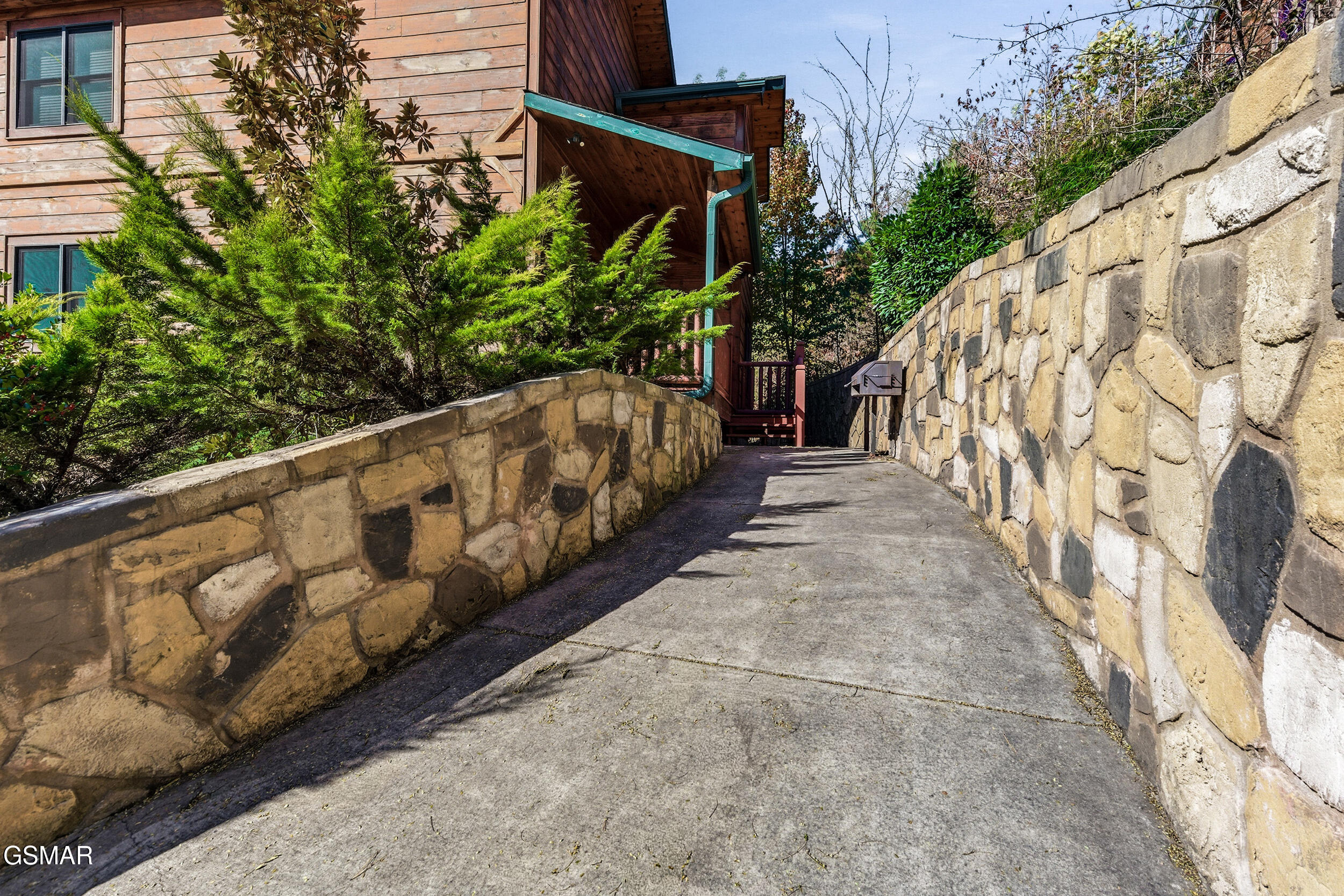 655 Gatlinburg Falls Way Gatlinburg TN 37738